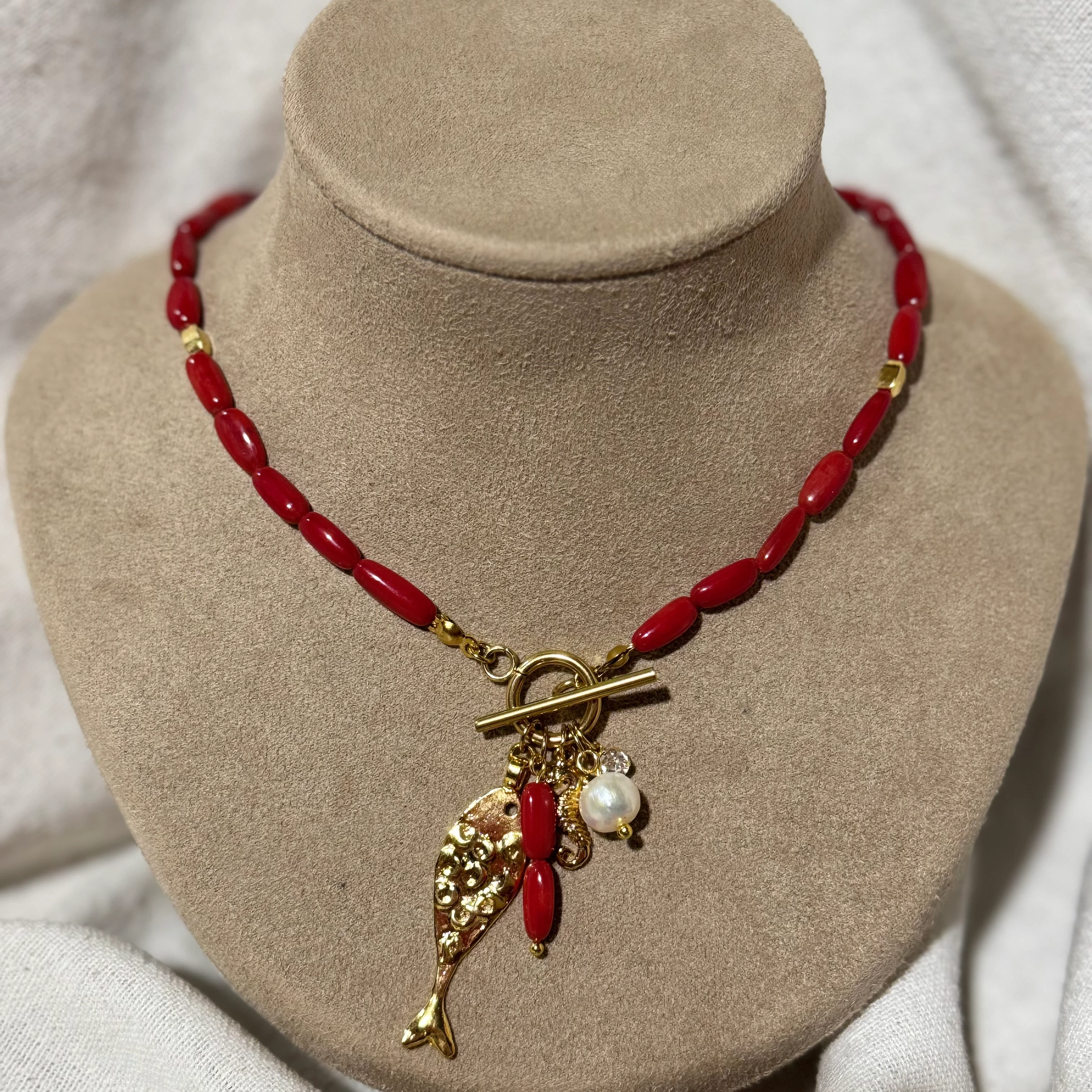 Doğal Mercan Balık Charm Tasarım Kolye