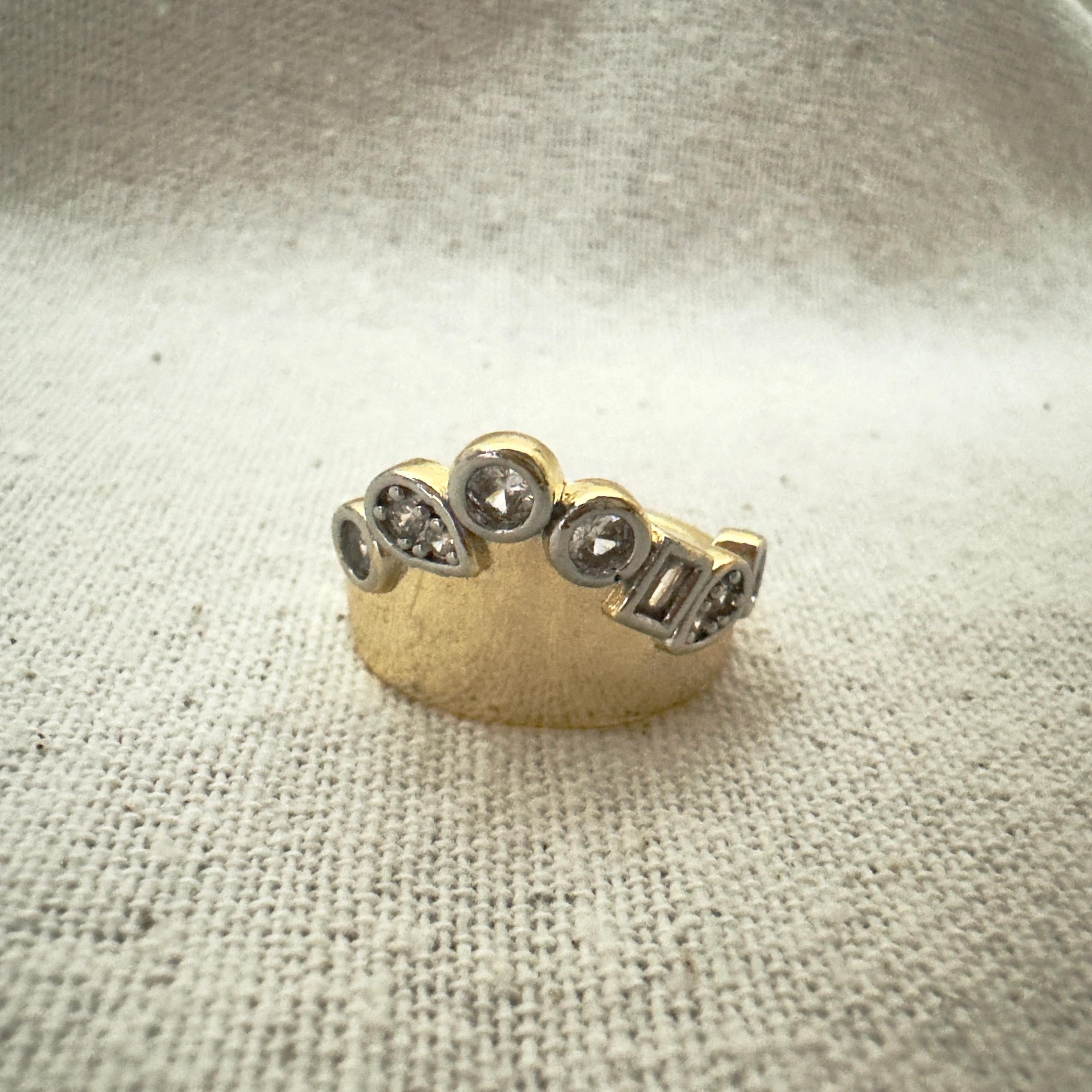 Çift Renk Sıra Taşlı Yüzük