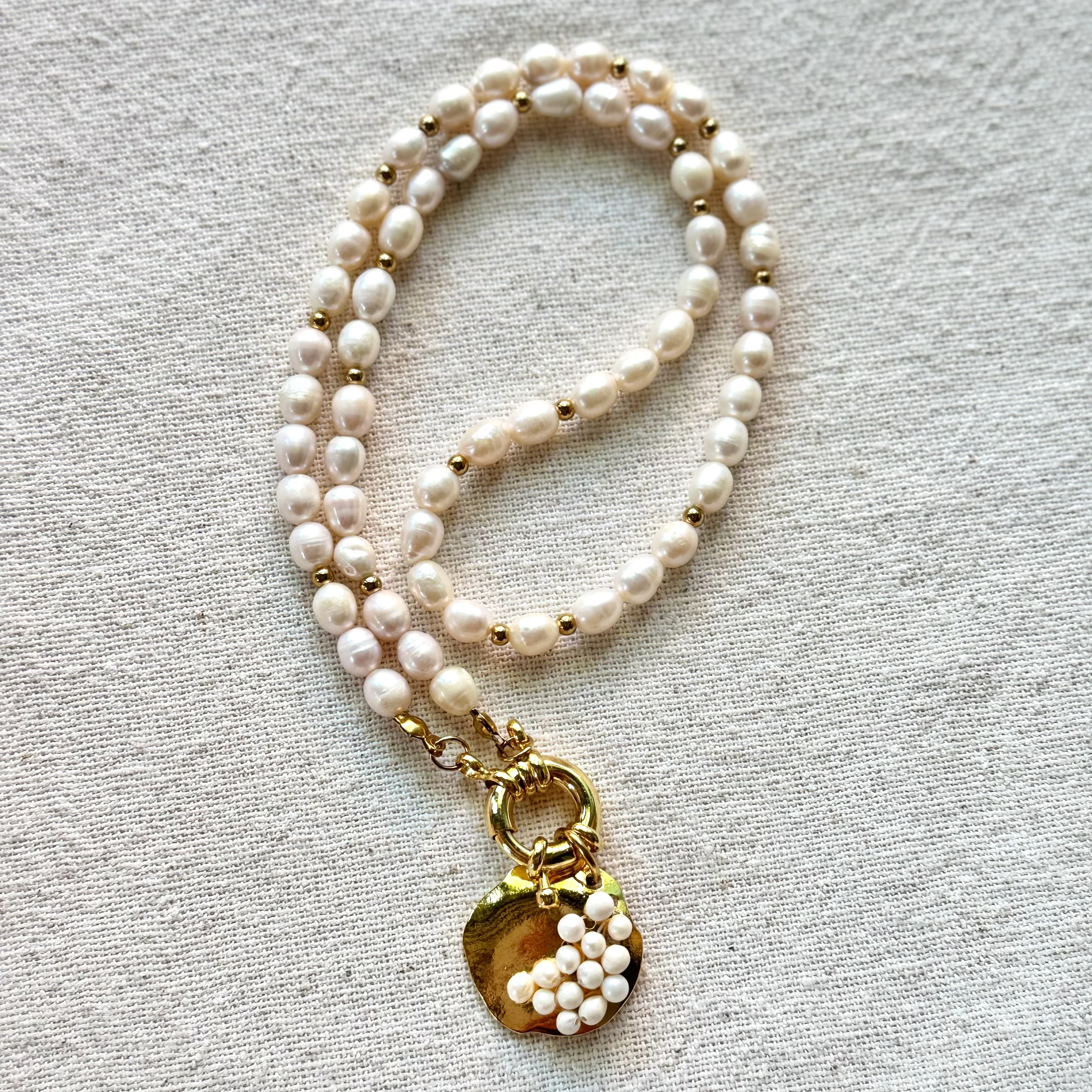 Doğal İnci İşlemeli Tasarım Kolye