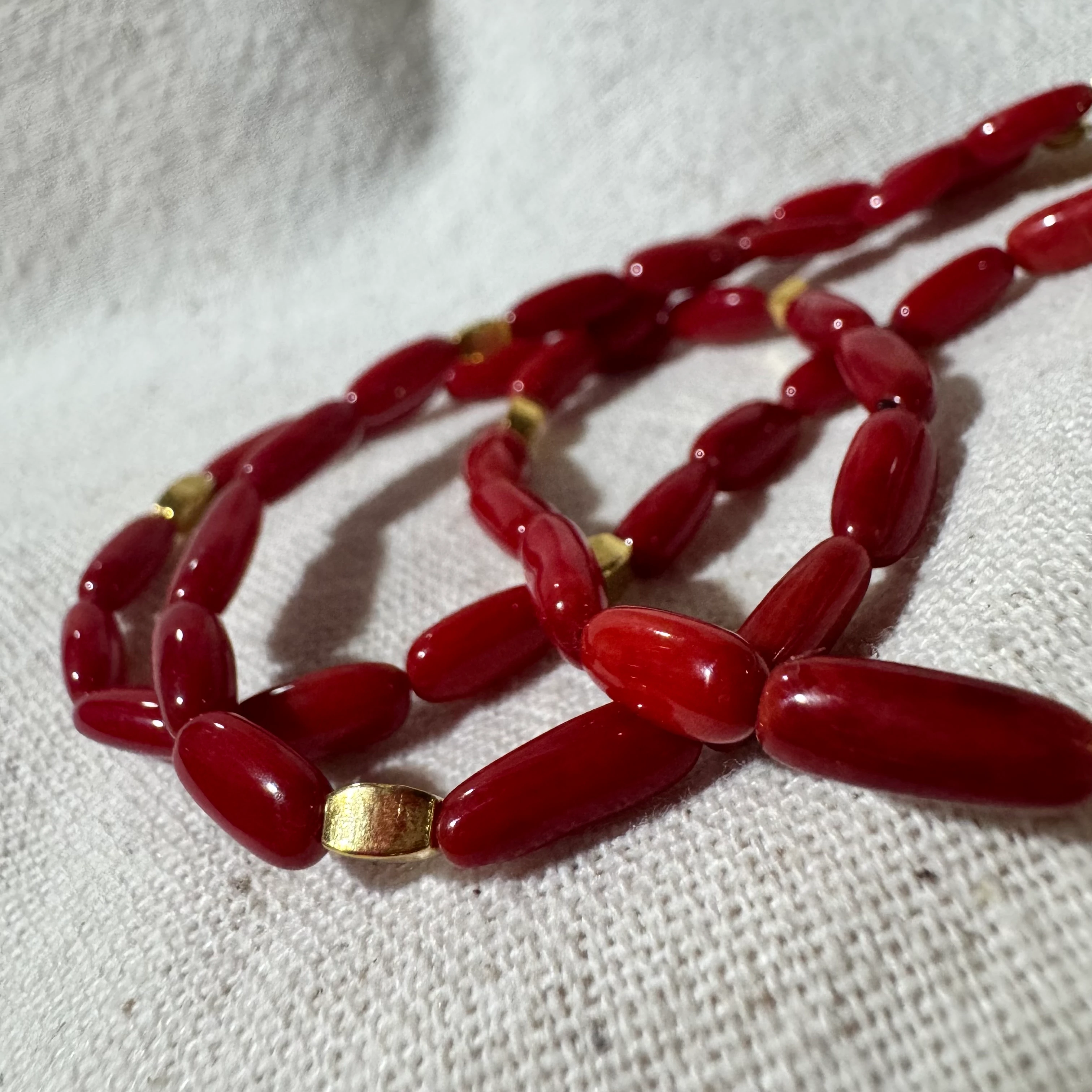 Doğal Mercan Balık Charm Tasarım Kolye