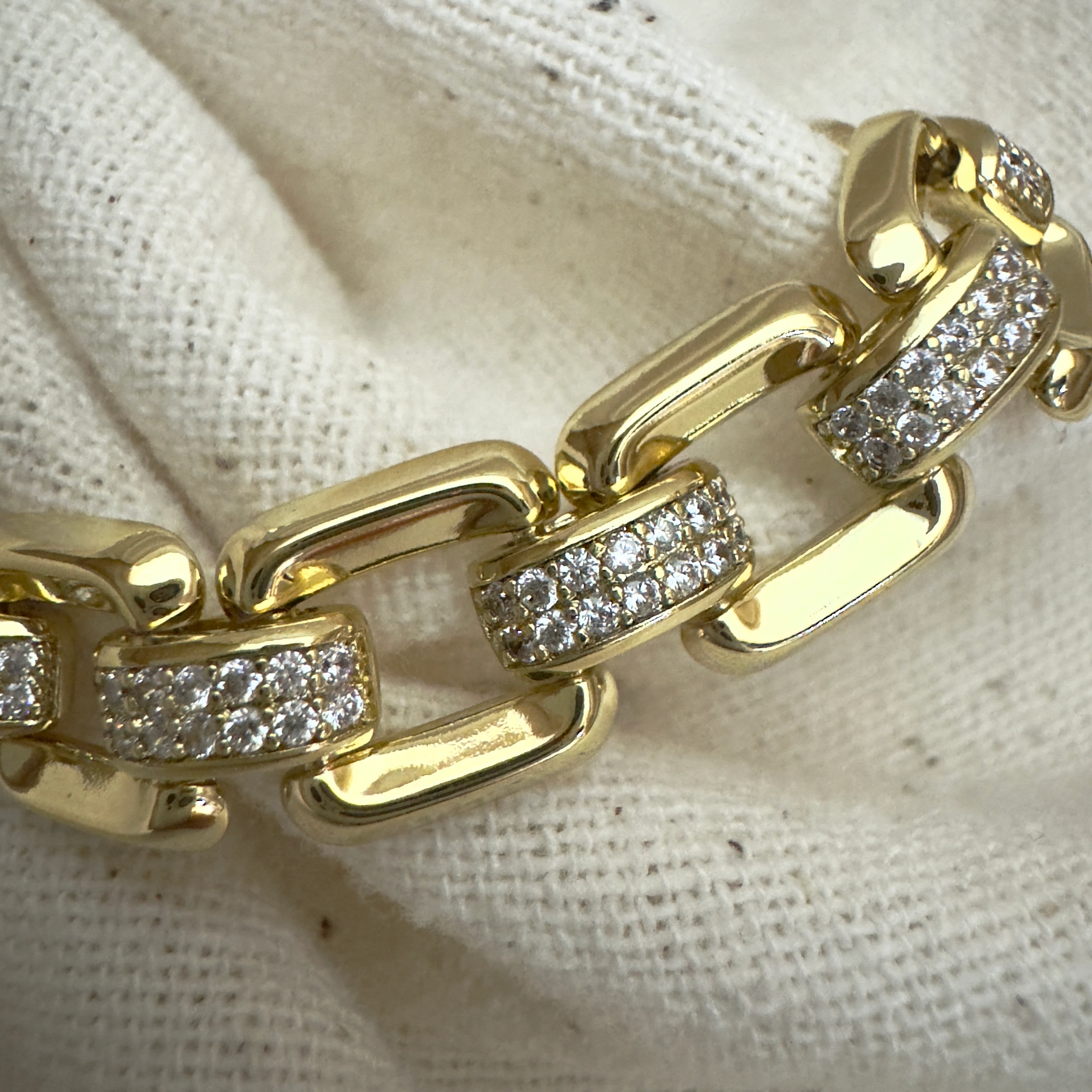 Ara Taşlı Kare Zincir Bileklik