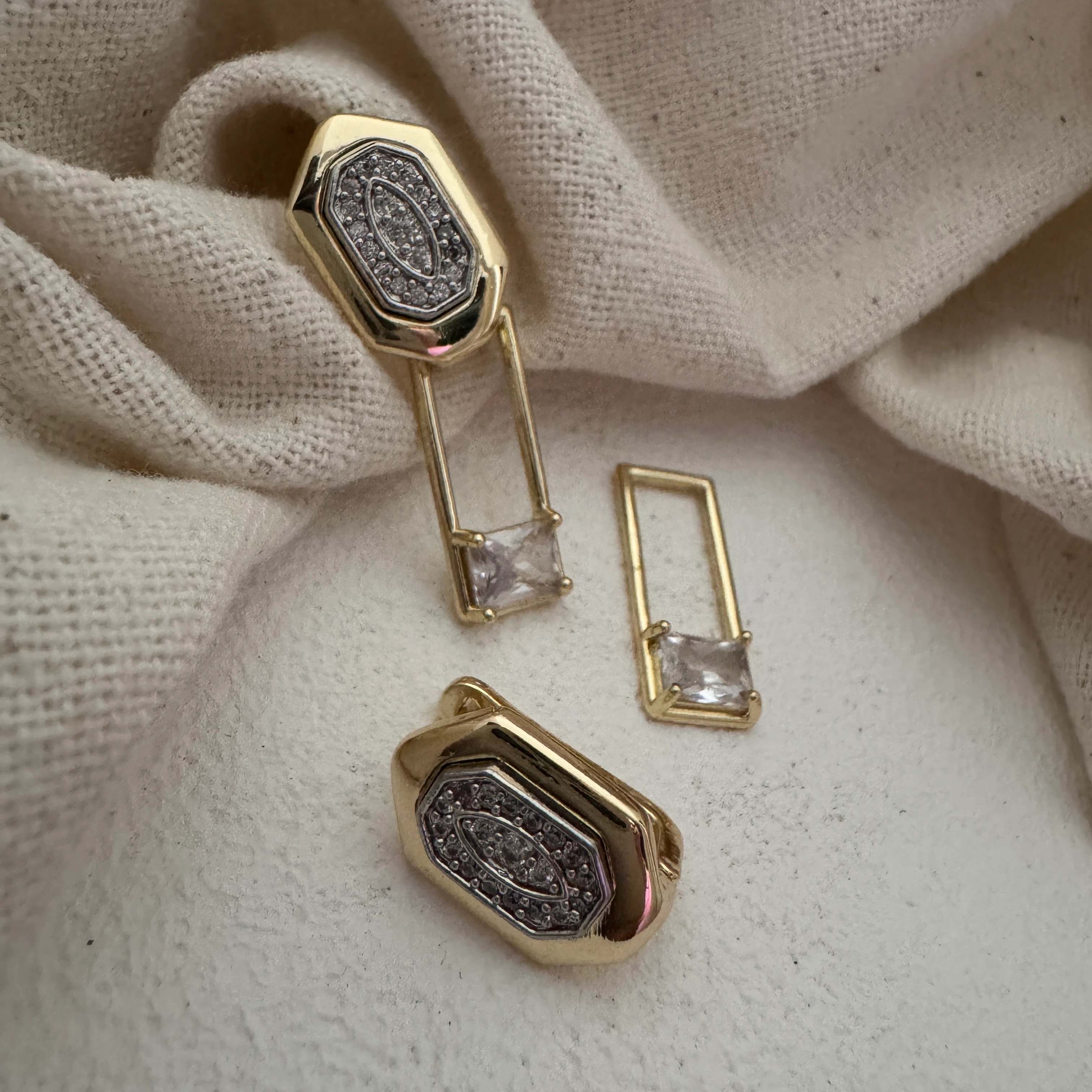 VIP Seri Melis Göral Sallantı Küpe