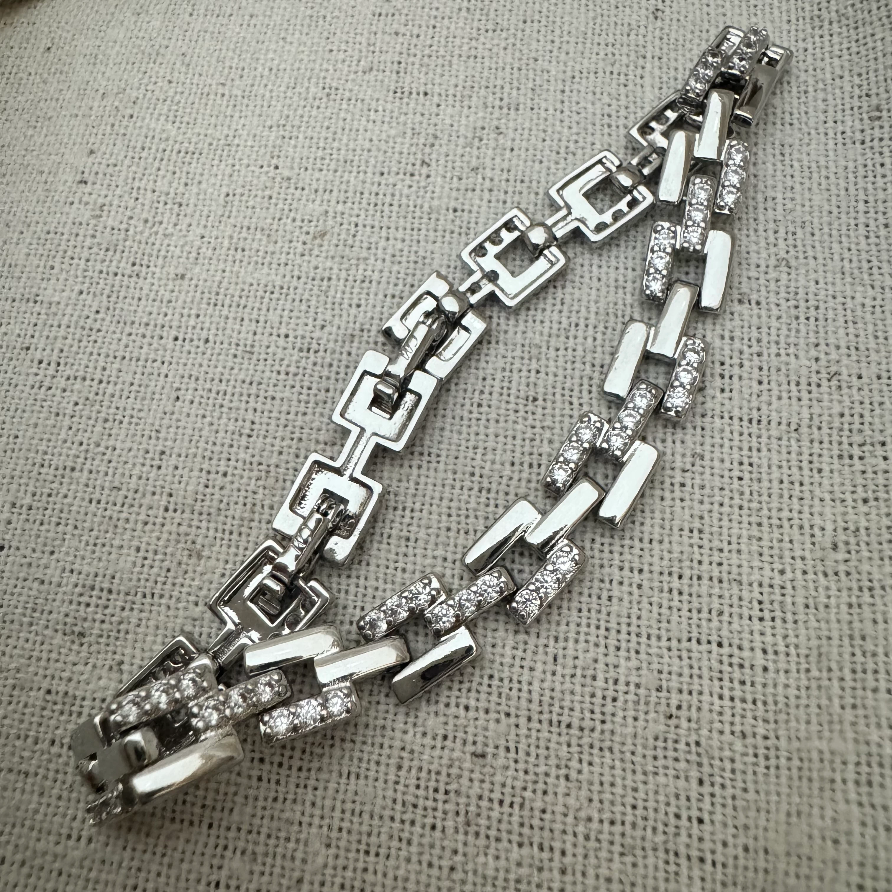 Zirkon Taşlı Geçme Bileklik