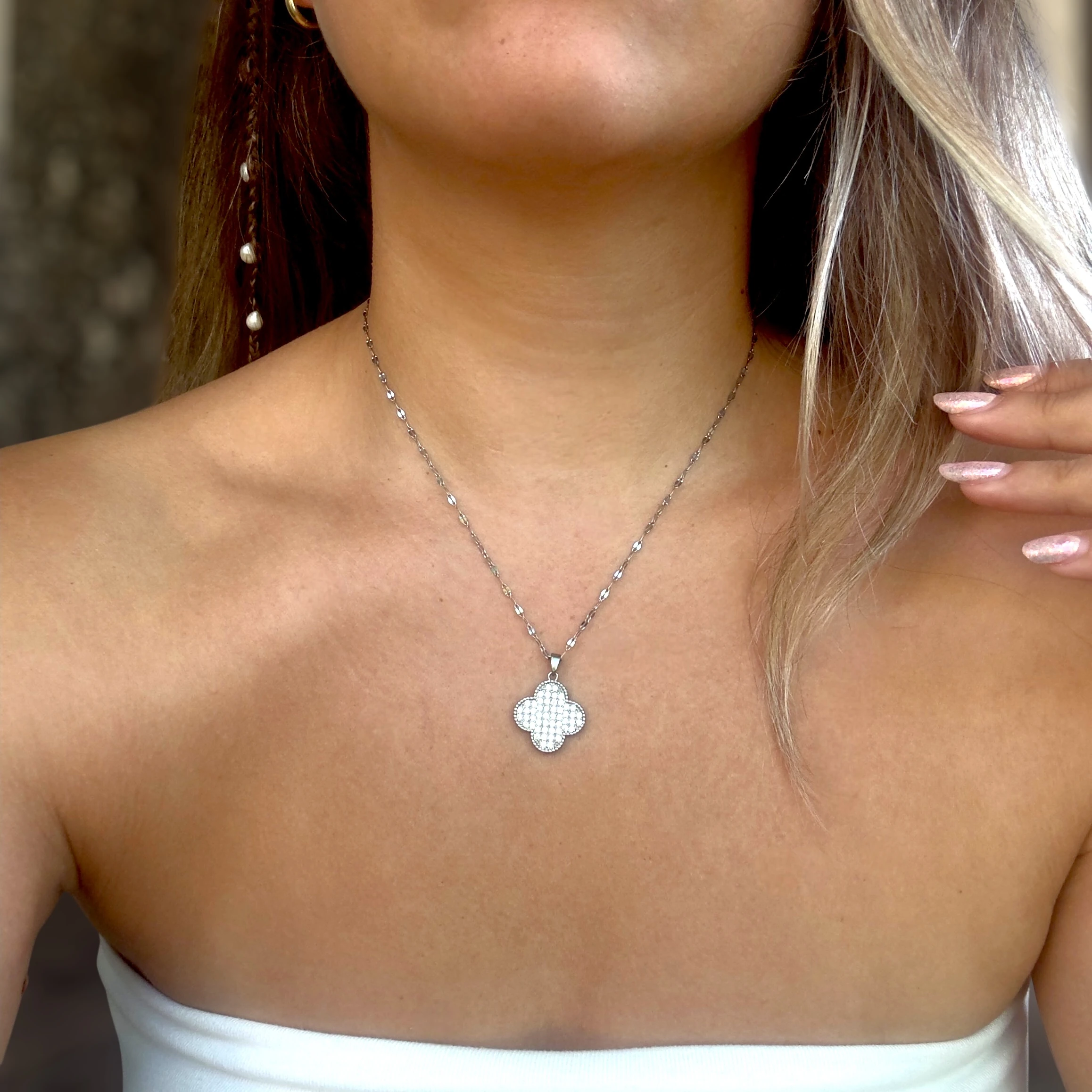 Taşlı Yonca Minimal Çelik Kolye