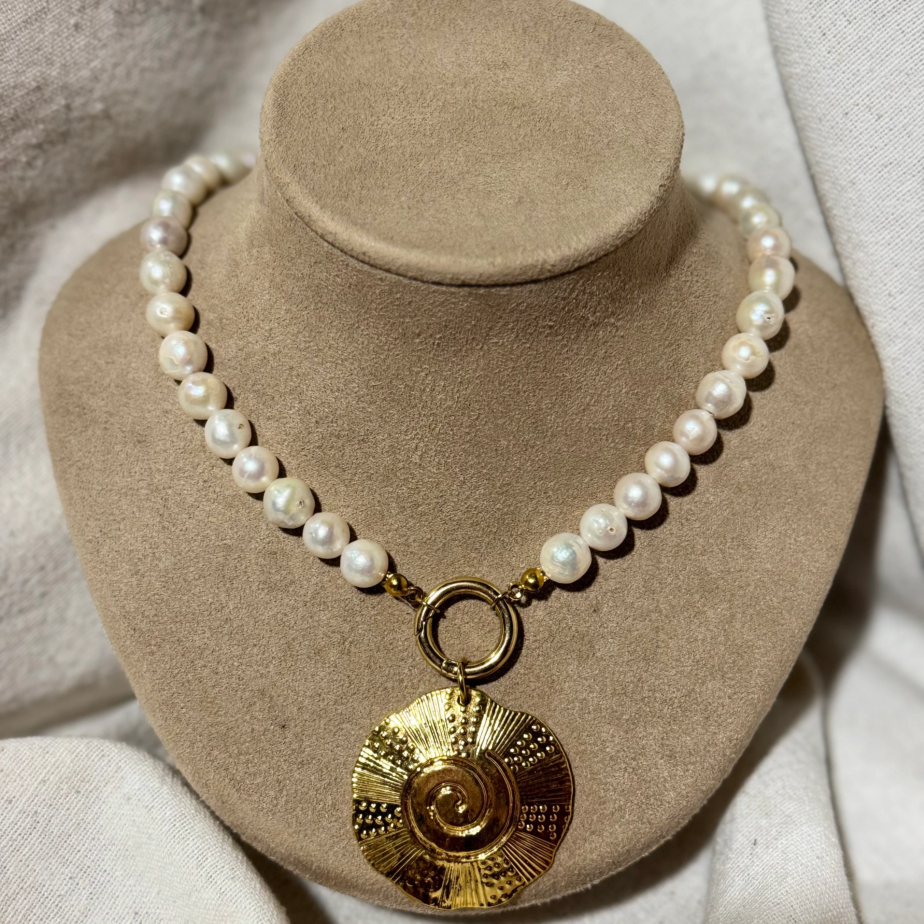 Doğal İnci Madalyon Tasarım Kolye