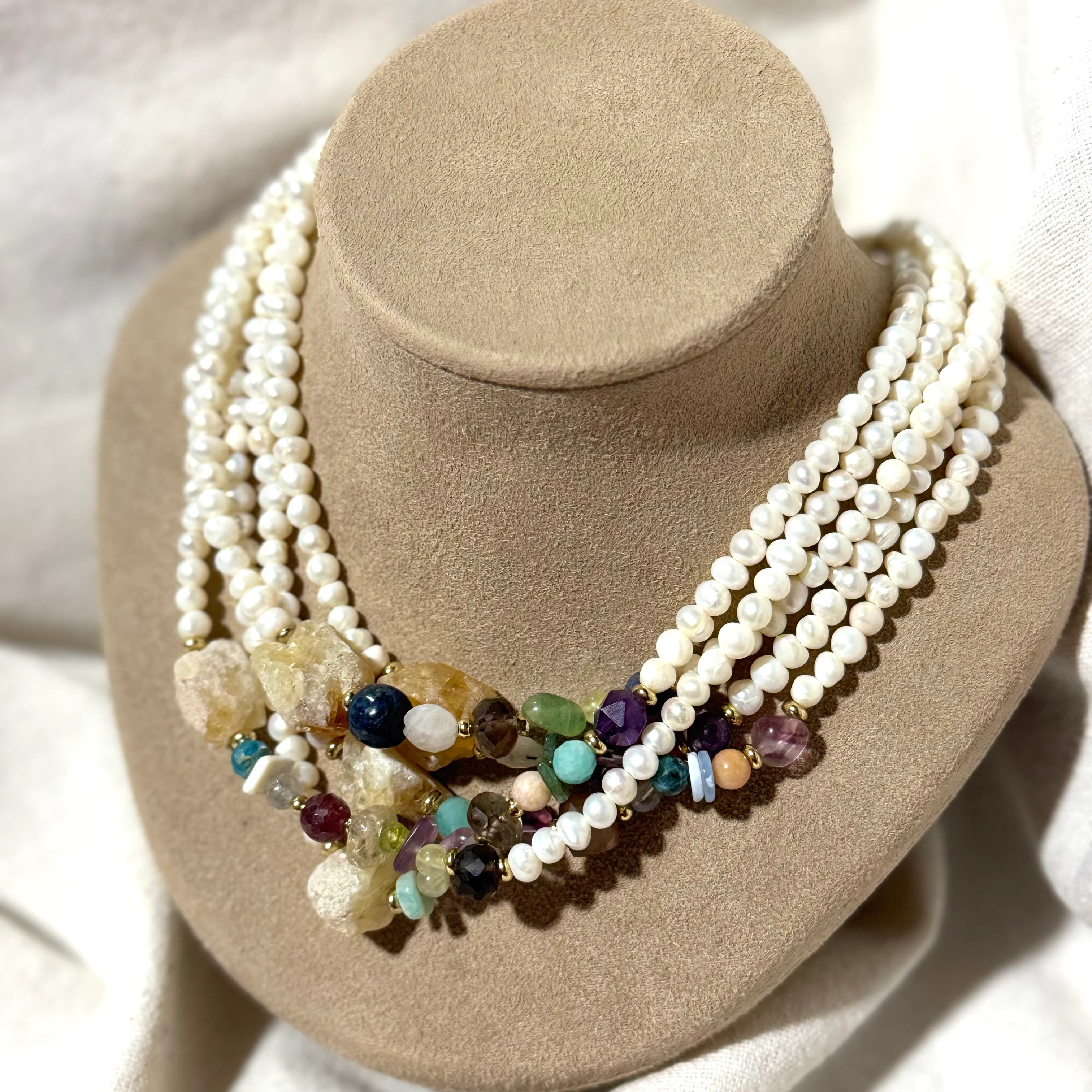 Doğal İnci & Değerli Taşlar Asimetrik Tasarım Kolye