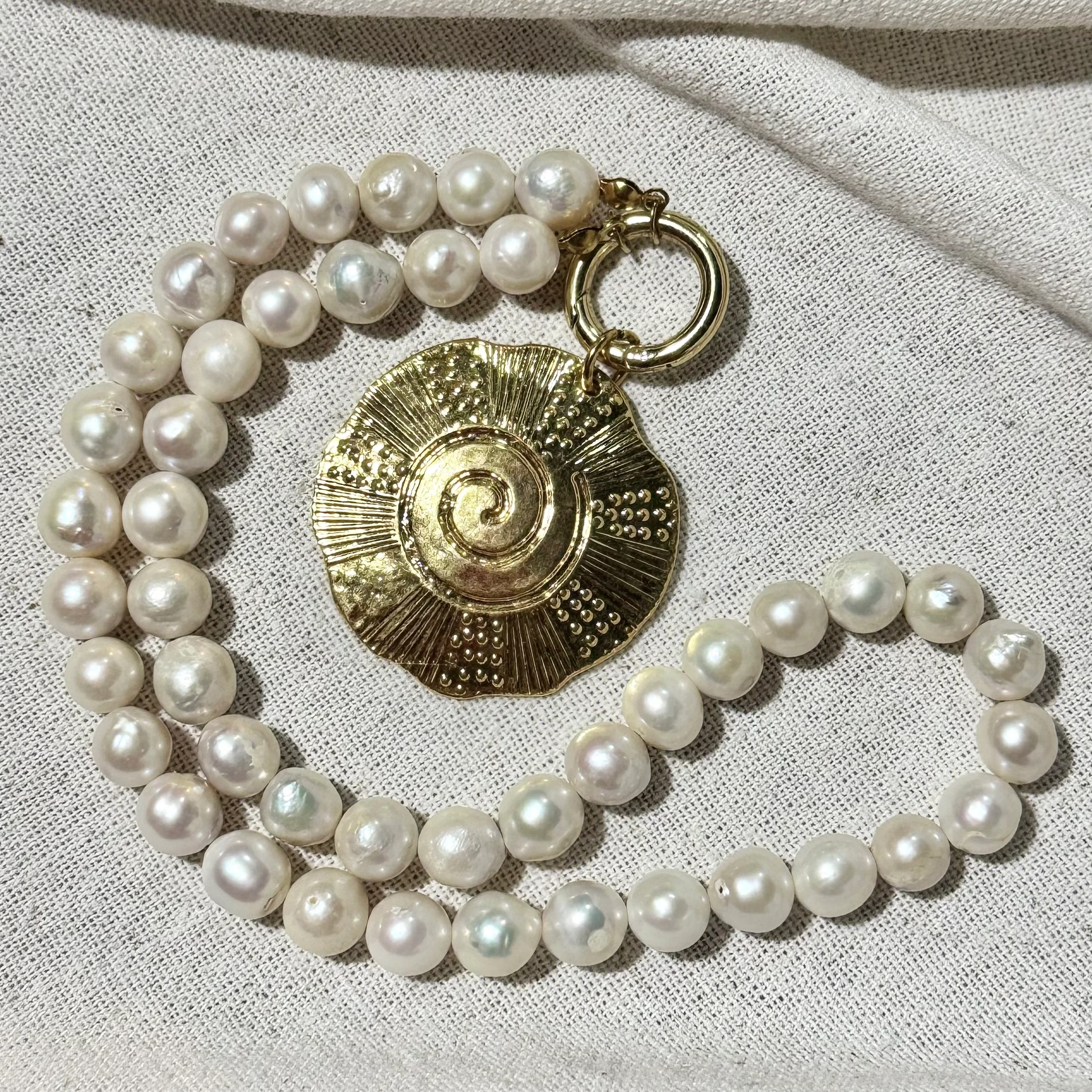 Doğal İnci Madalyon Tasarım Kolye