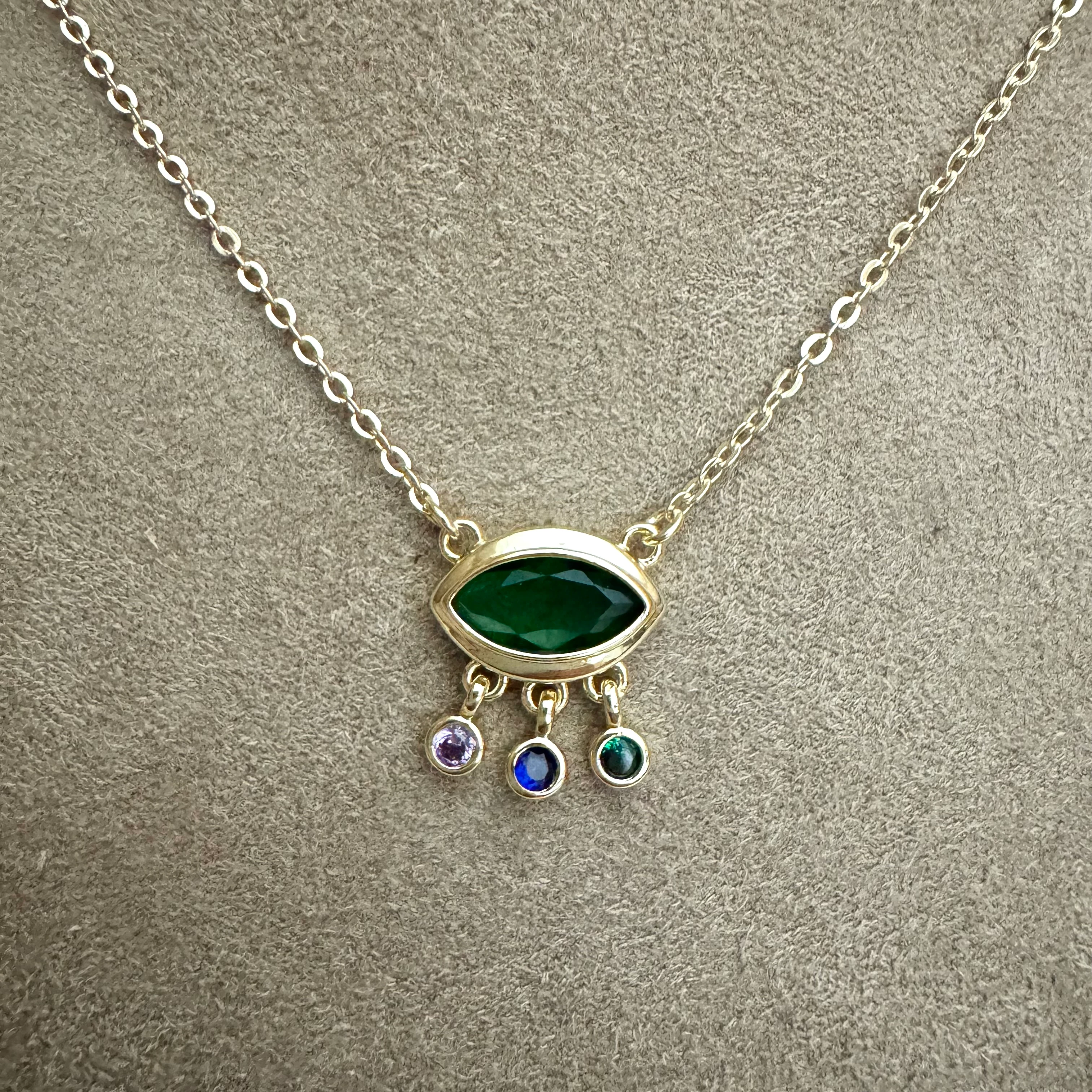 Yeşil Taş Sallantılı Minimal Kolye