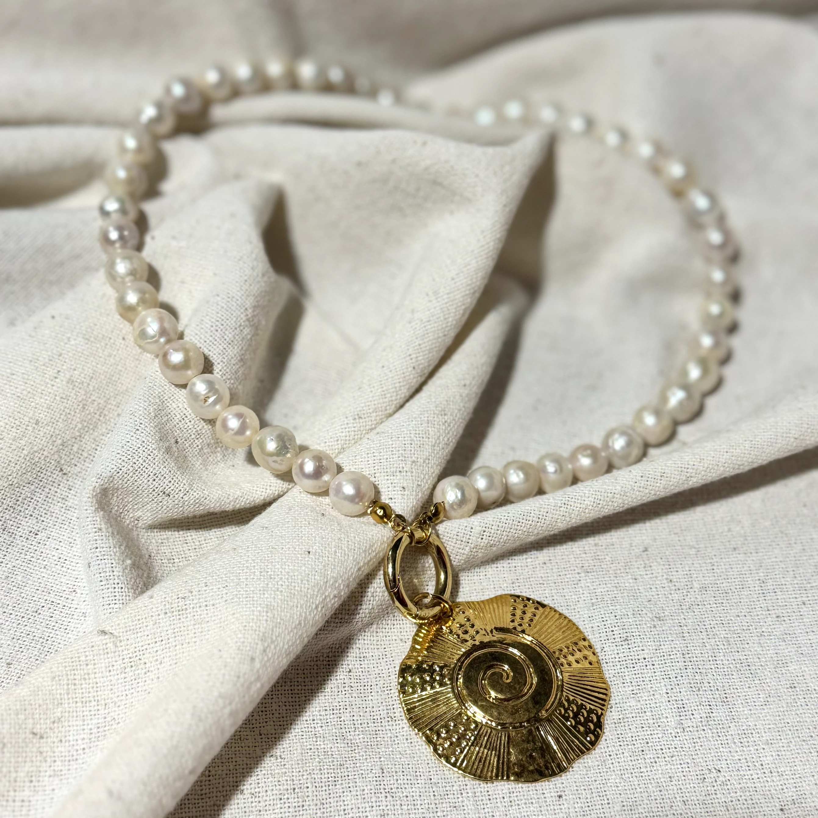 Doğal İnci Madalyon Tasarım Kolye