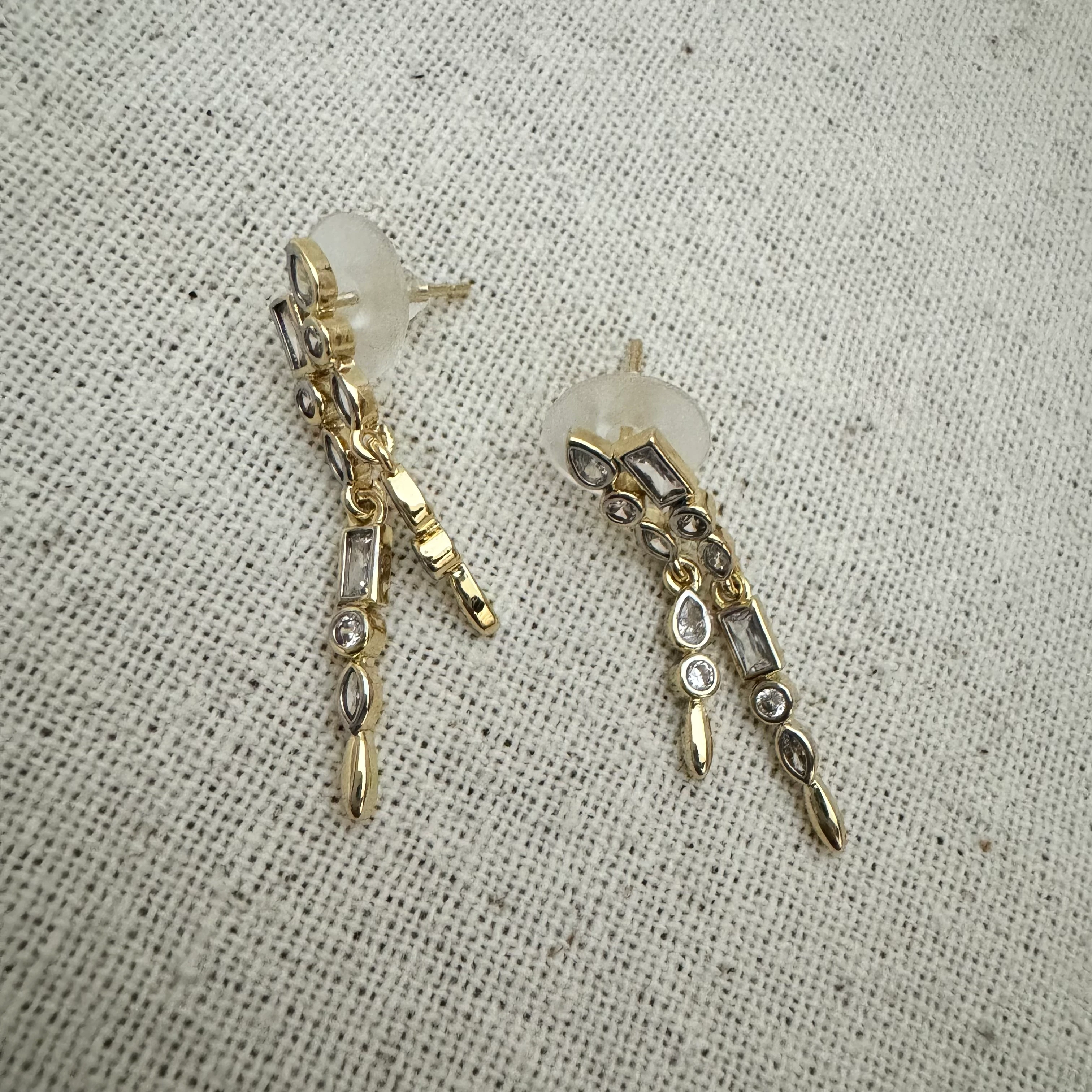 Geometrik Şekil Sallantı Küpe