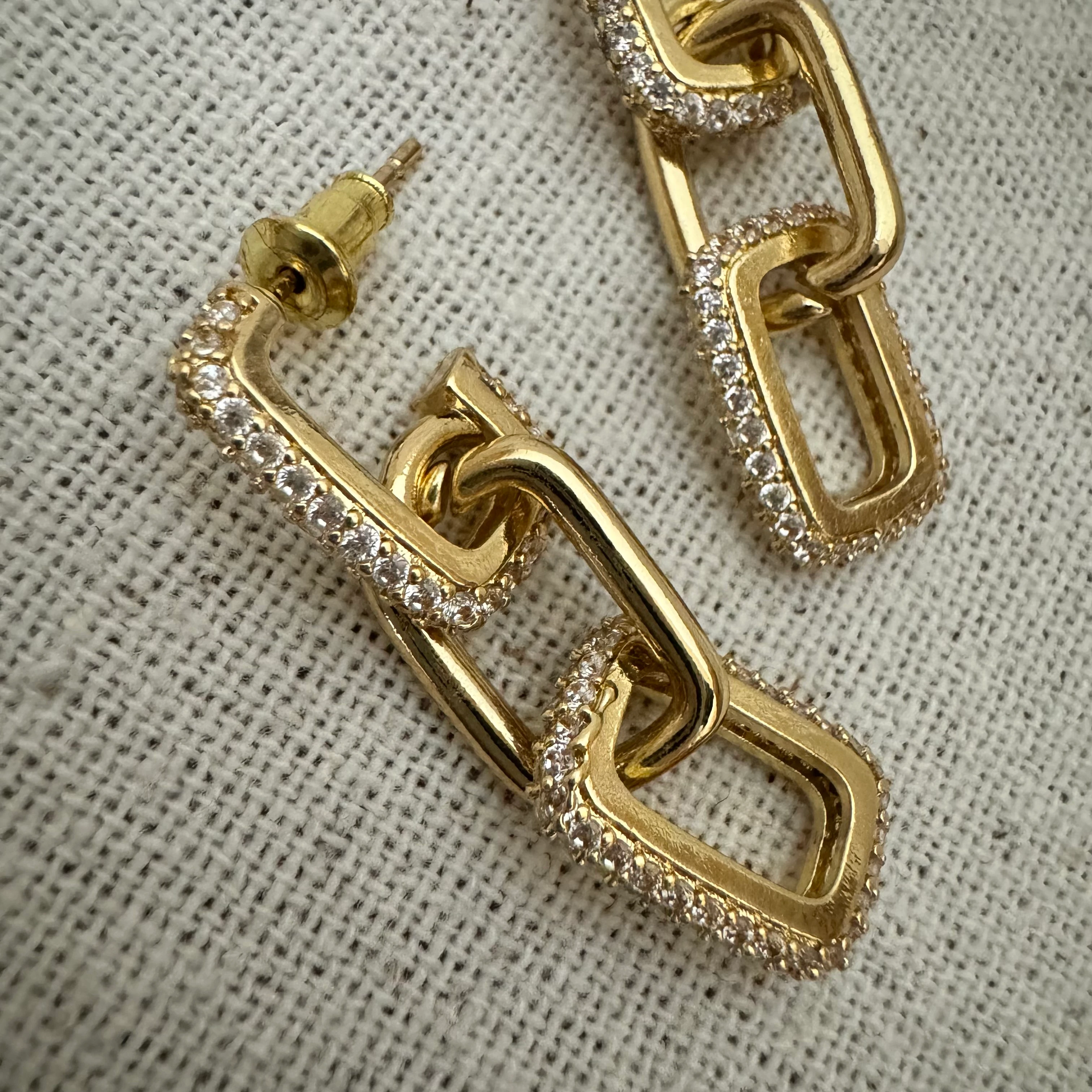 Zirkon Taşlı Zincir Küpe