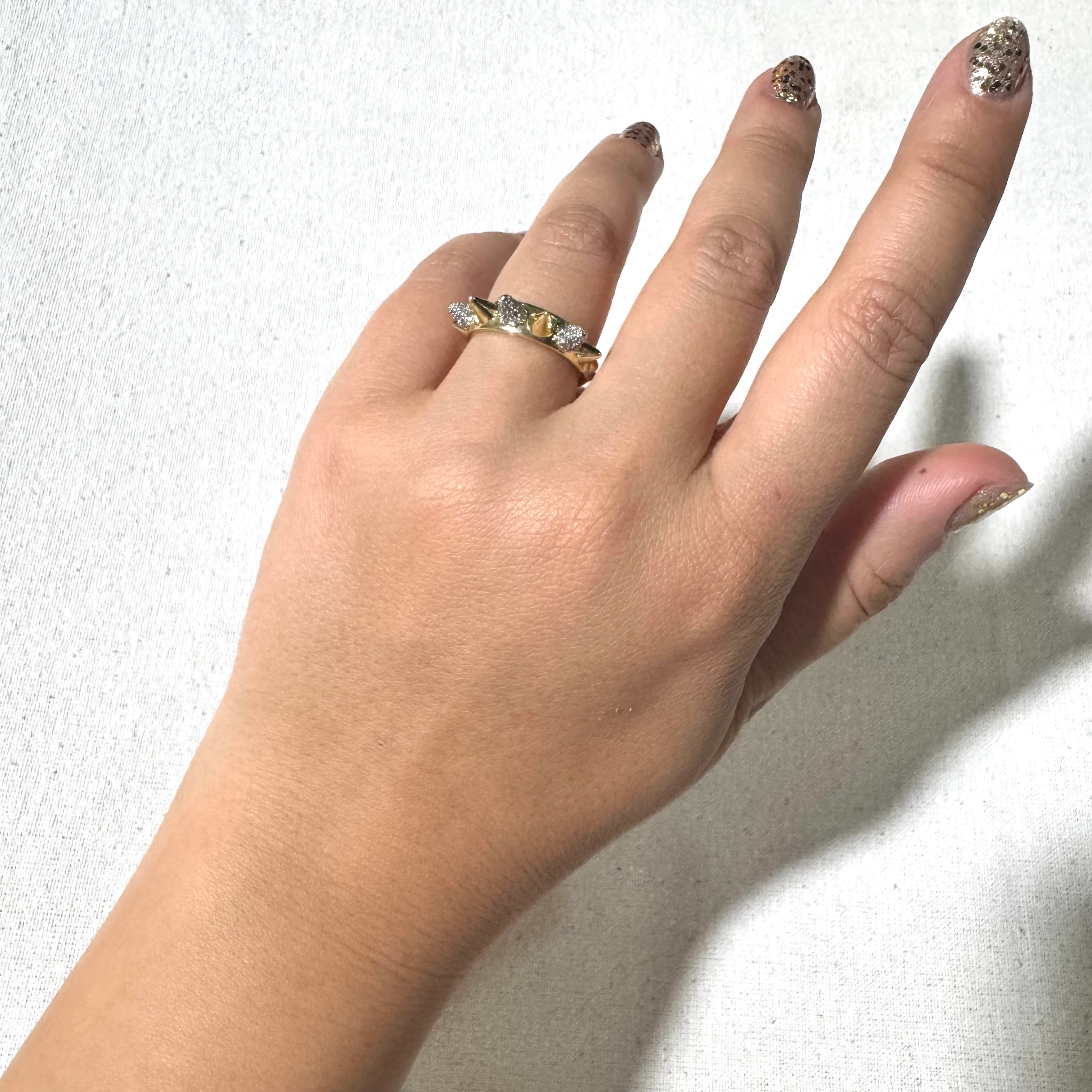 VIP Seri Taşlı Çivi Yüzük