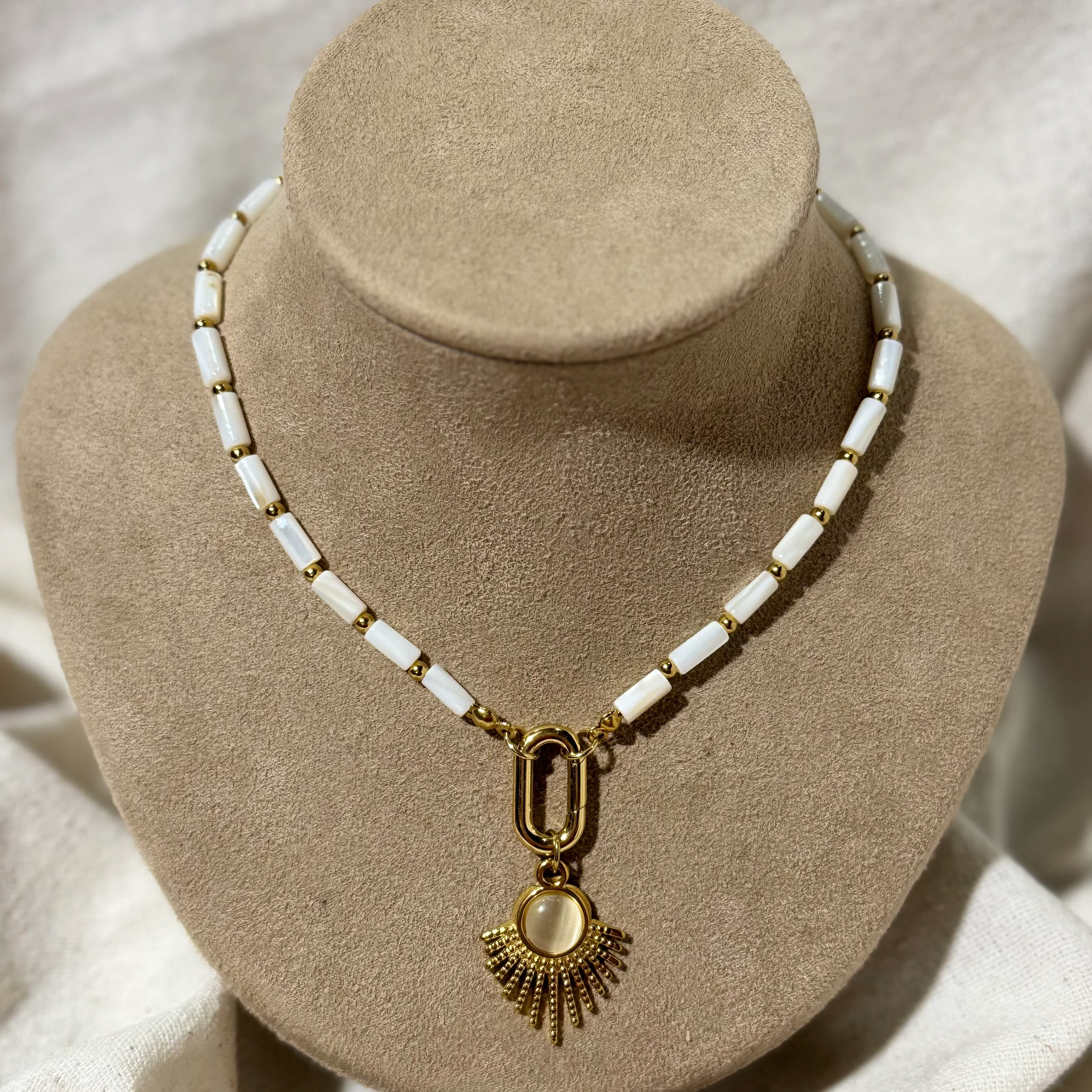 Doğal Sedef Yelpaze Tasarım Çelik Kolye