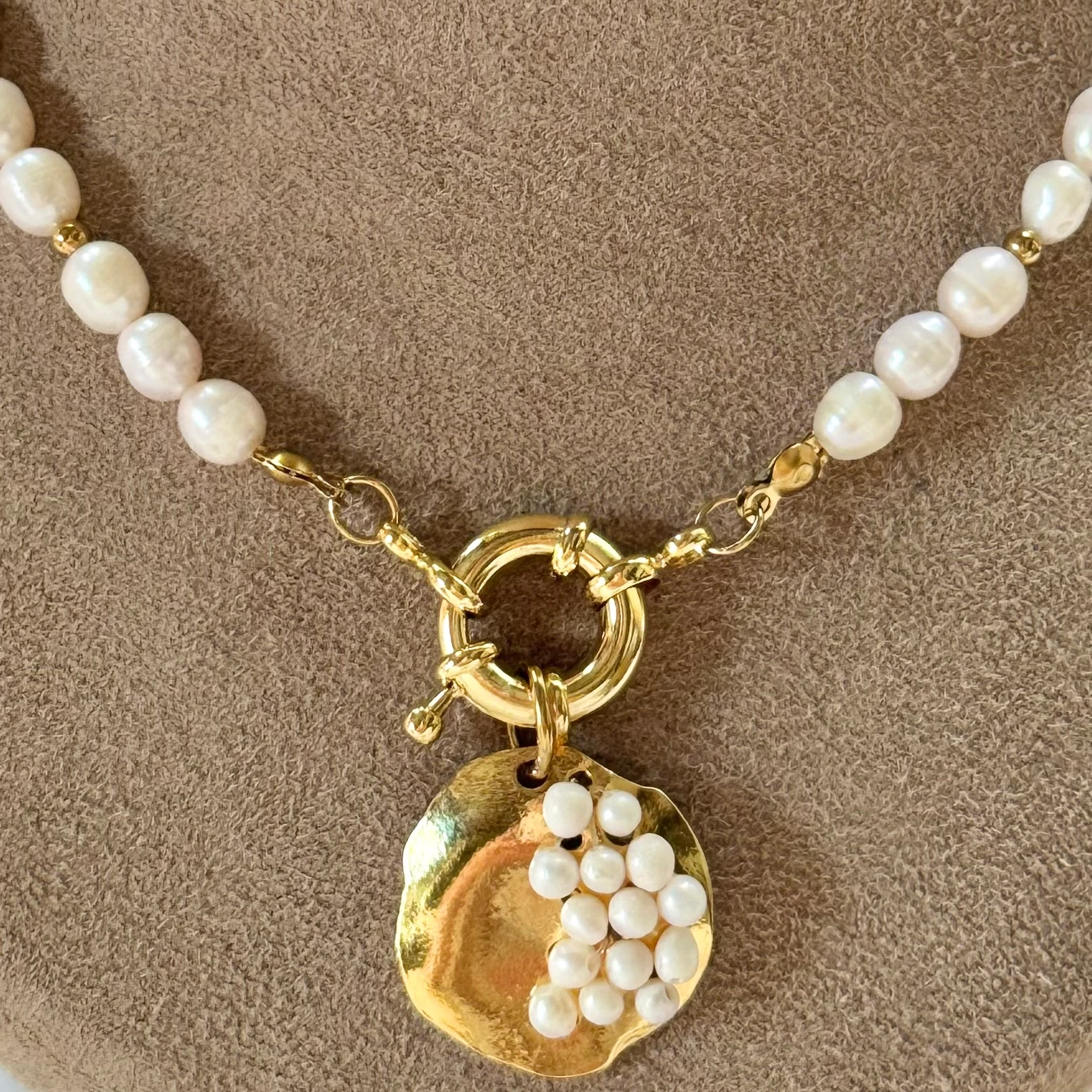 Doğal İnci İşlemeli Tasarım Kolye