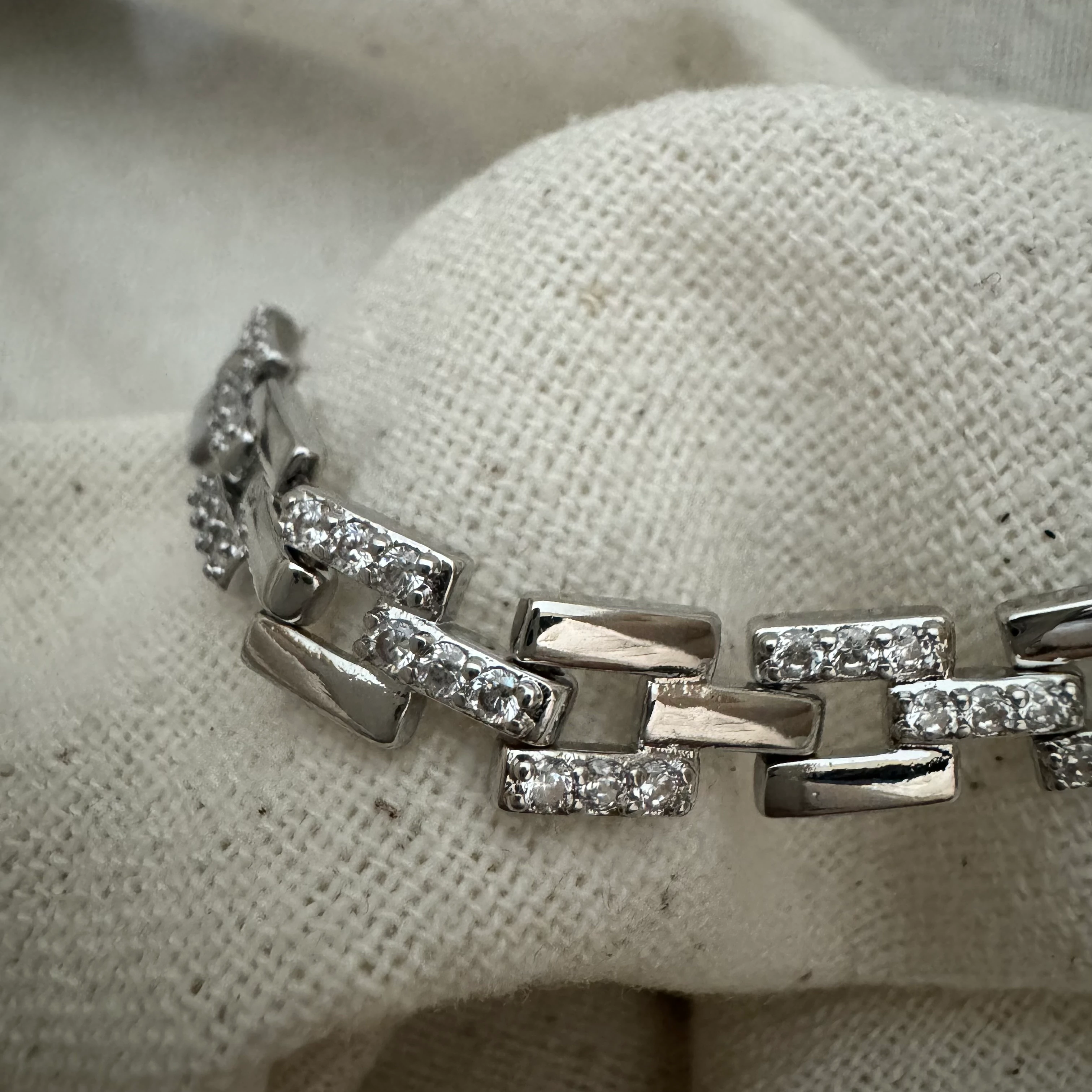 Zirkon Taşlı Geçme Bileklik