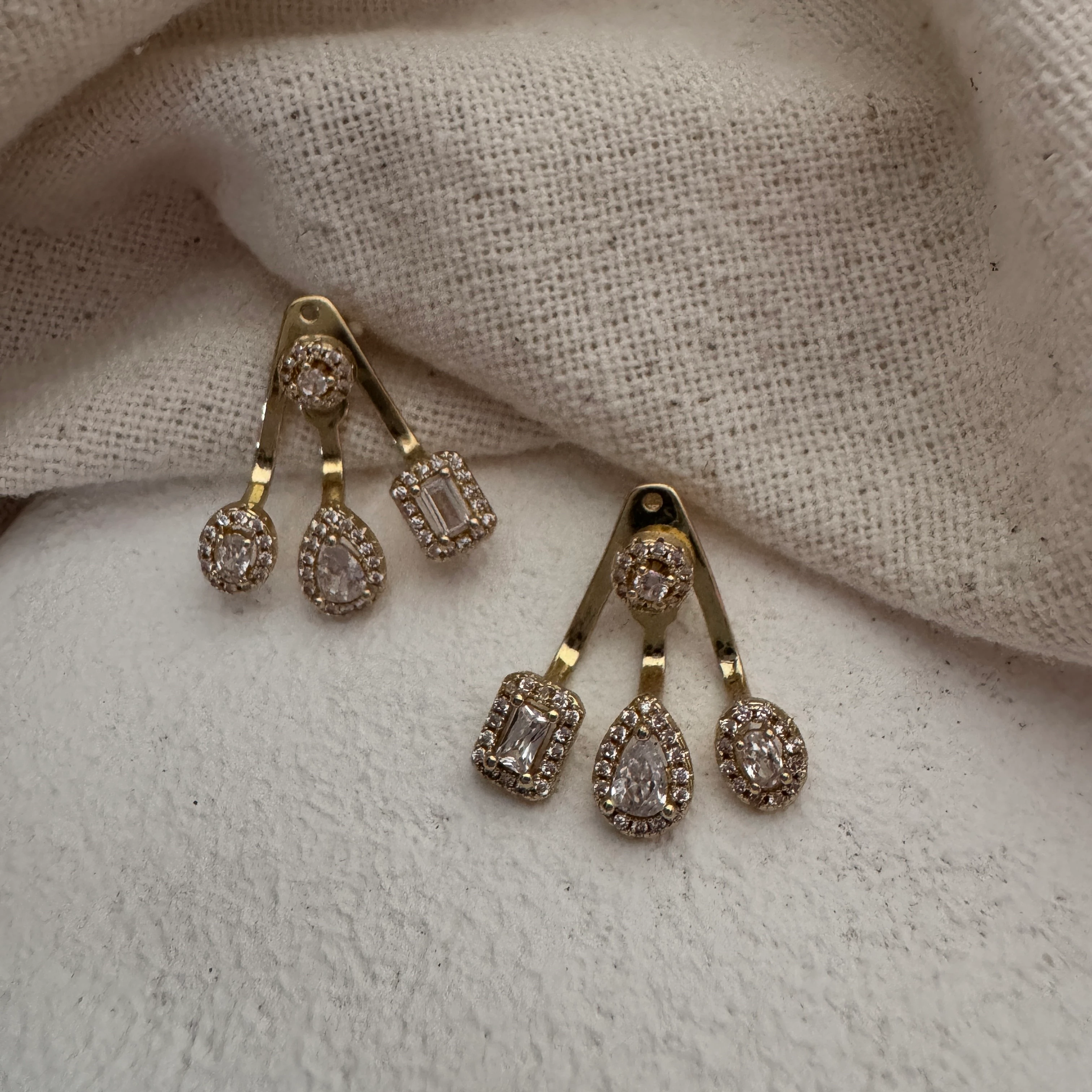 VIP Seri Üçlü Arkalı Zirkon Küpe