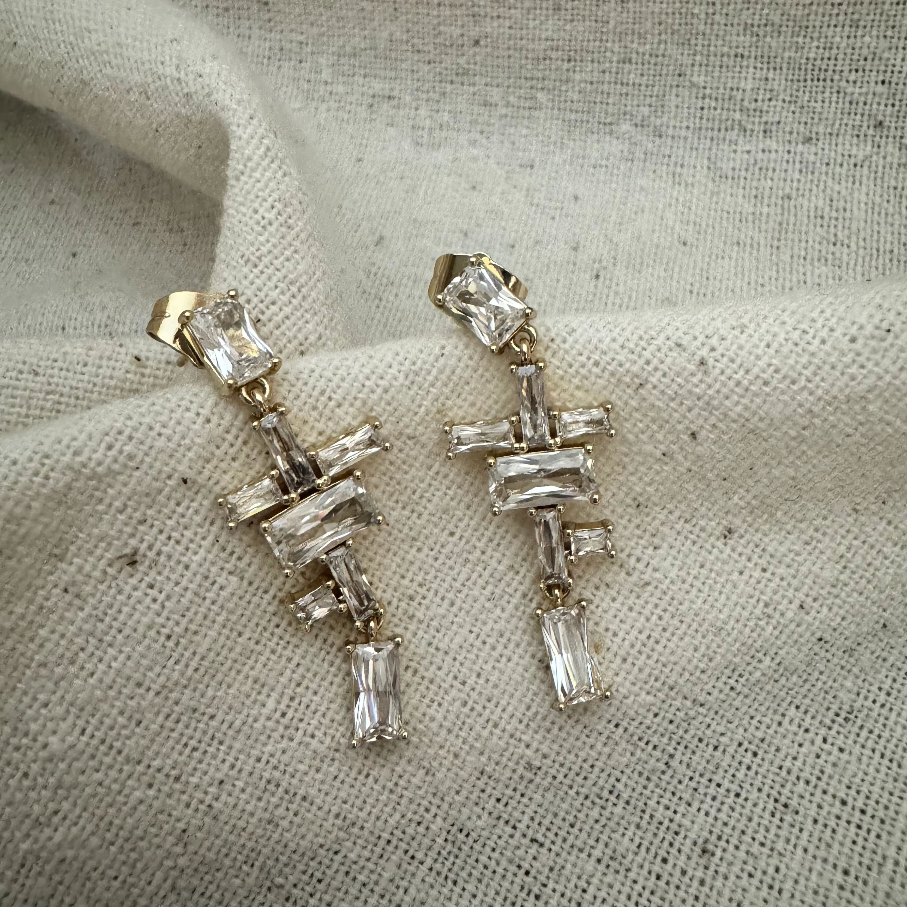 VIP Seri Baget Taşlı Küpe