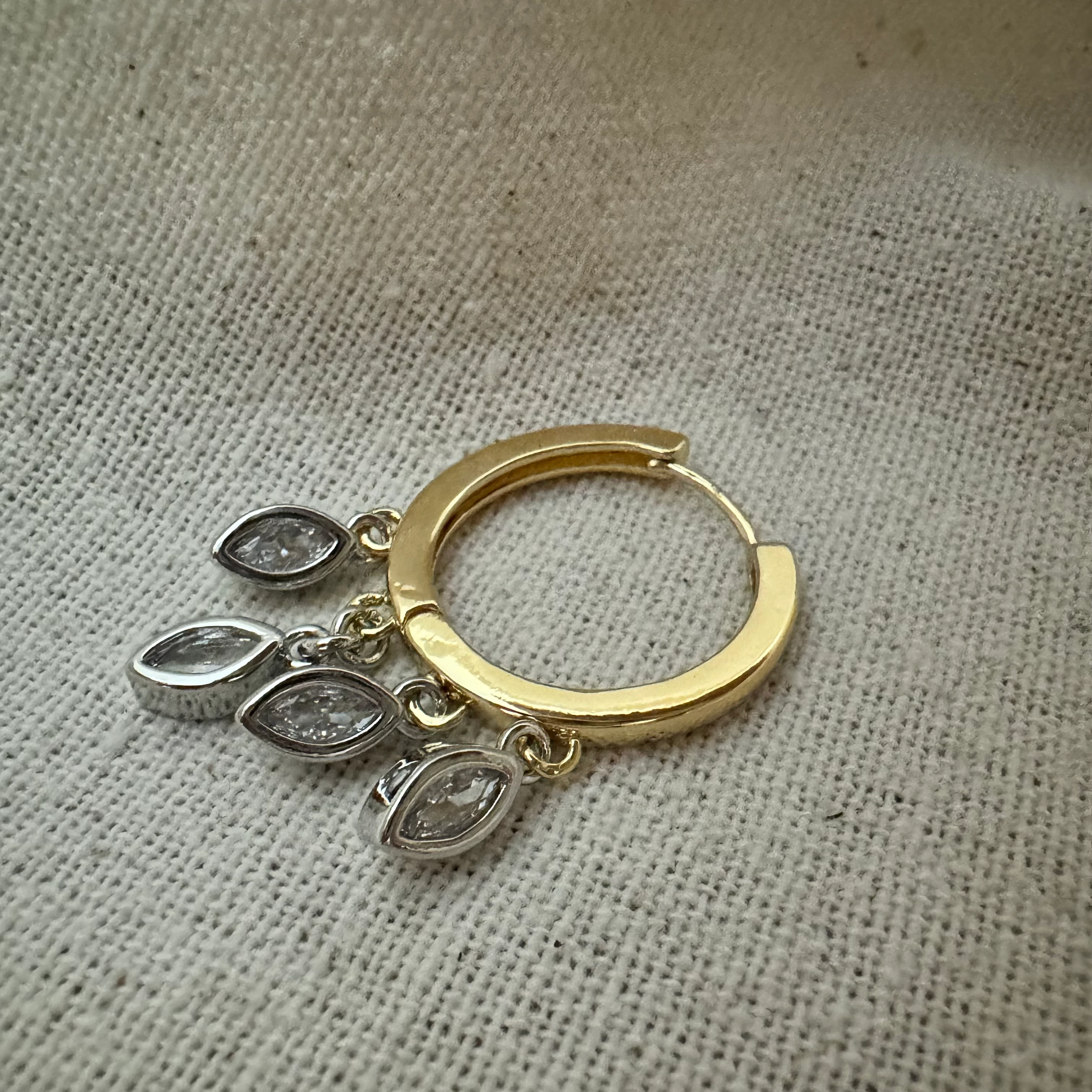 VIP Seri Çift Renk Sallantılı Küpe