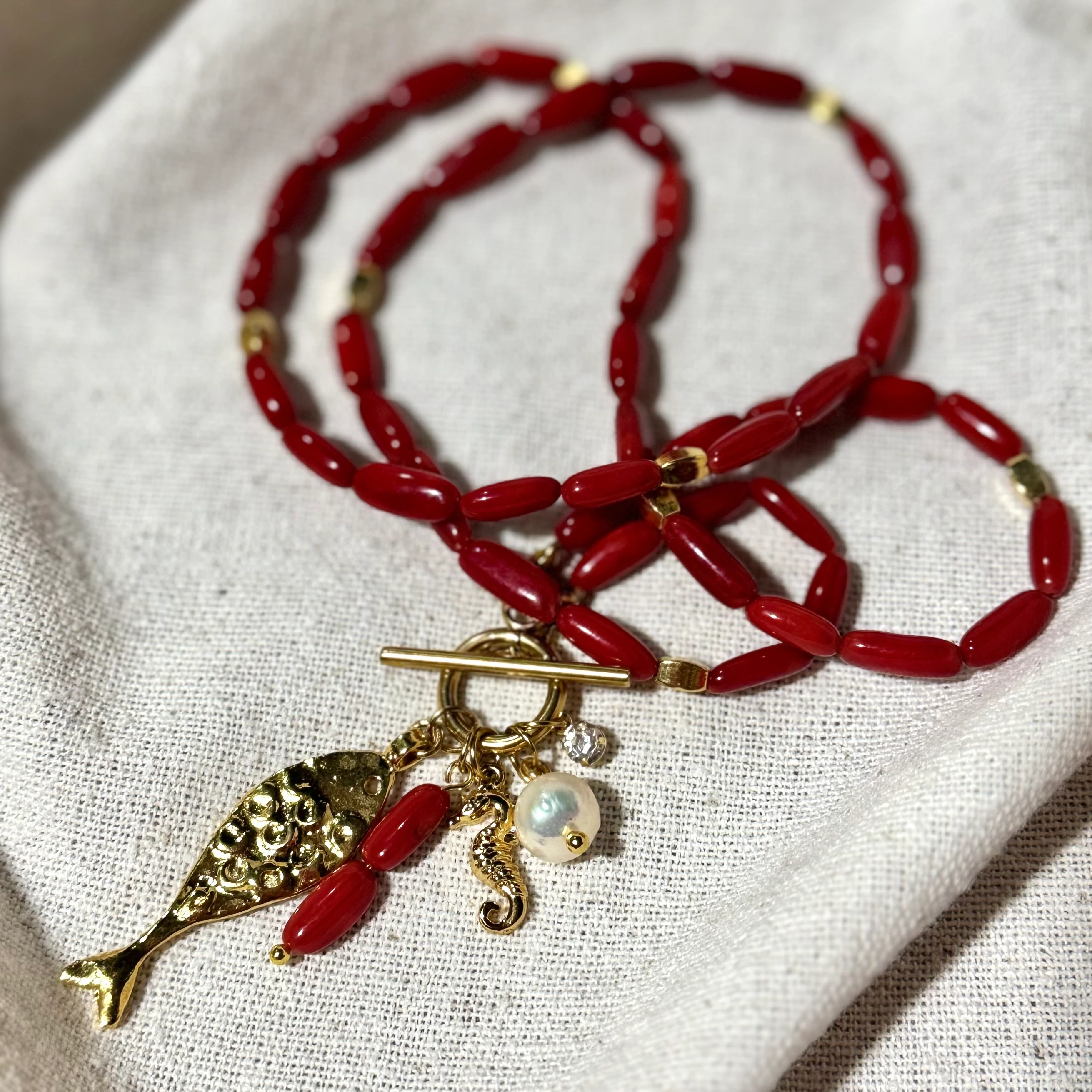 Doğal Mercan Balık Charm Tasarım Kolye