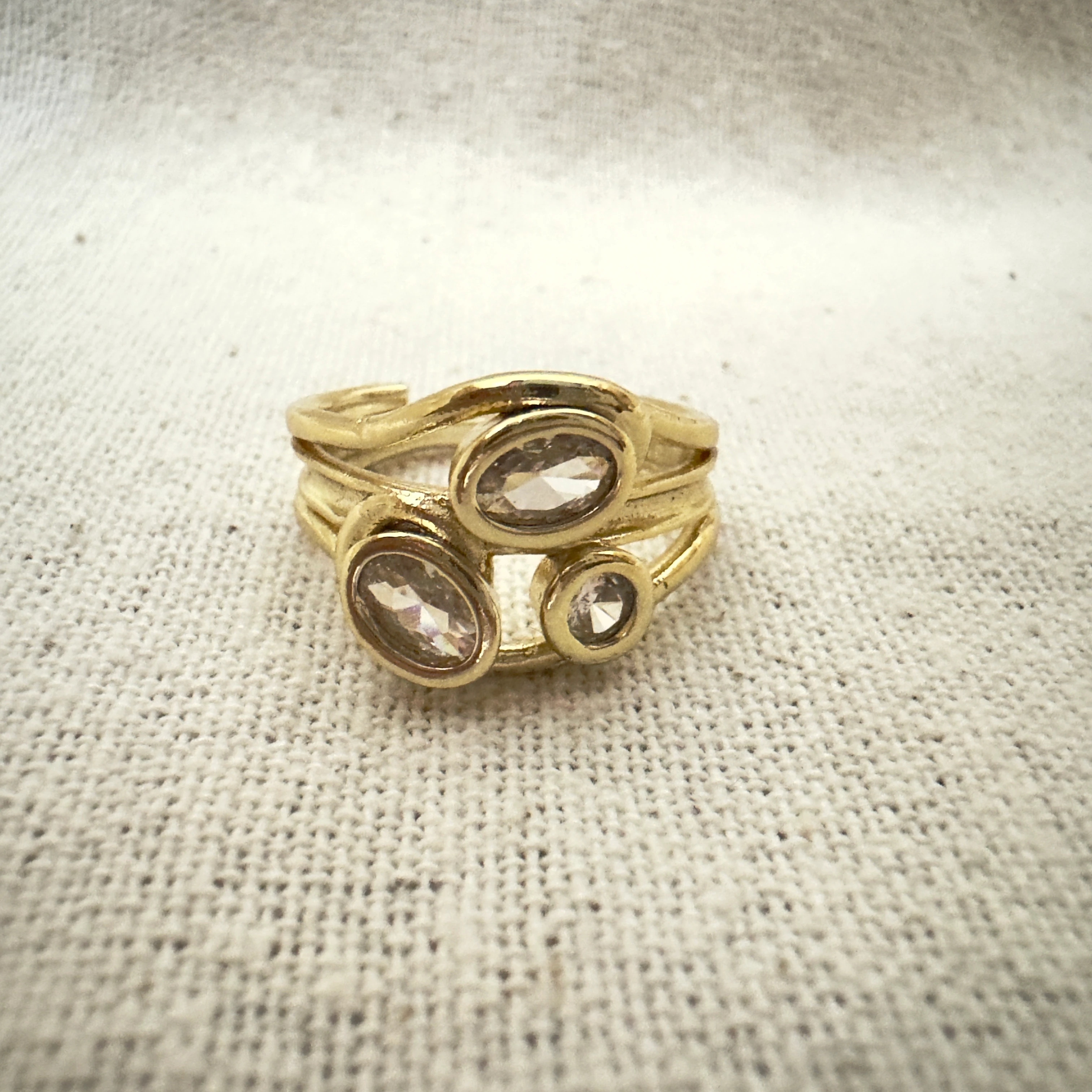 VIP Seri Üç Taşlı Yüzük