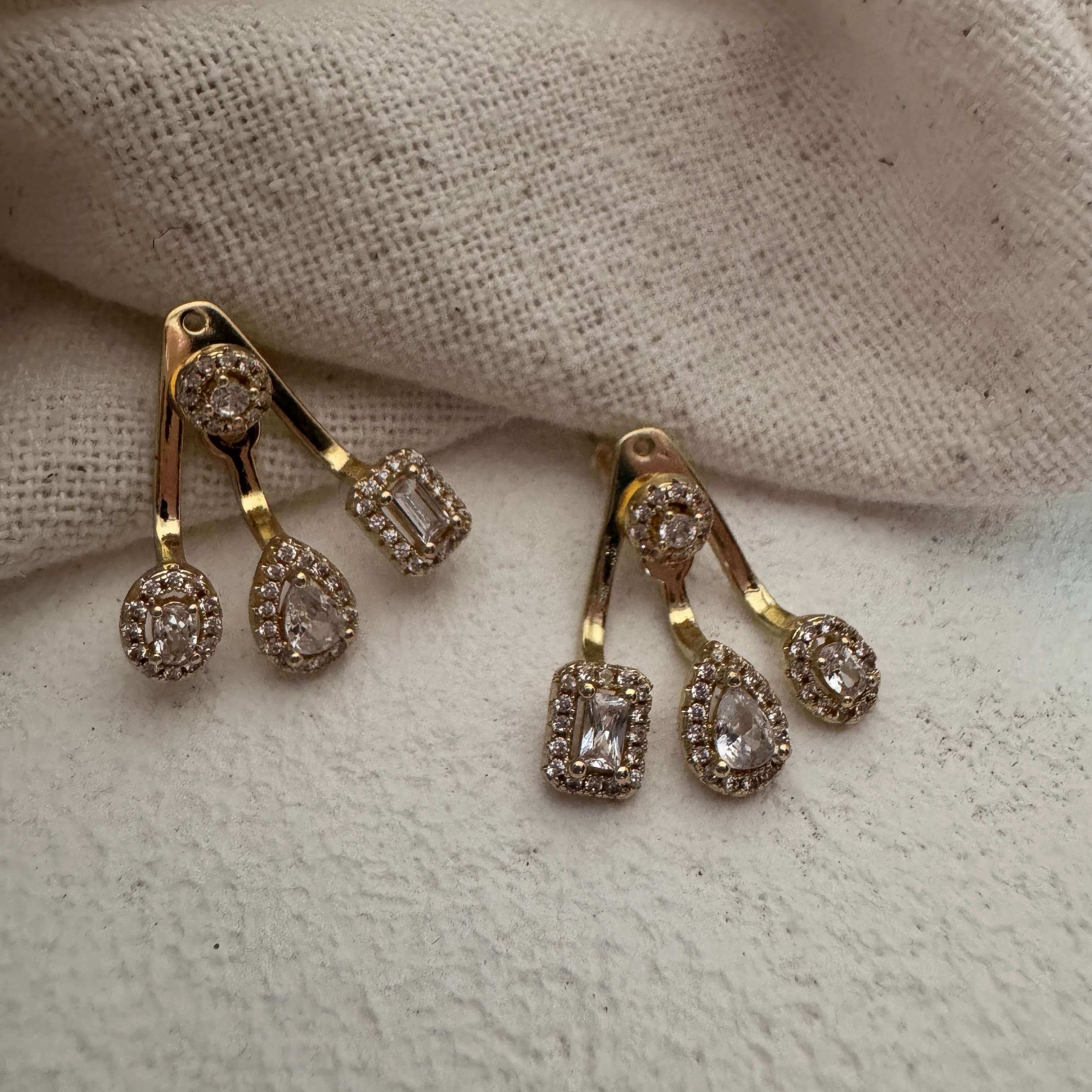 VIP Seri Üçlü Arkalı Zirkon Küpe