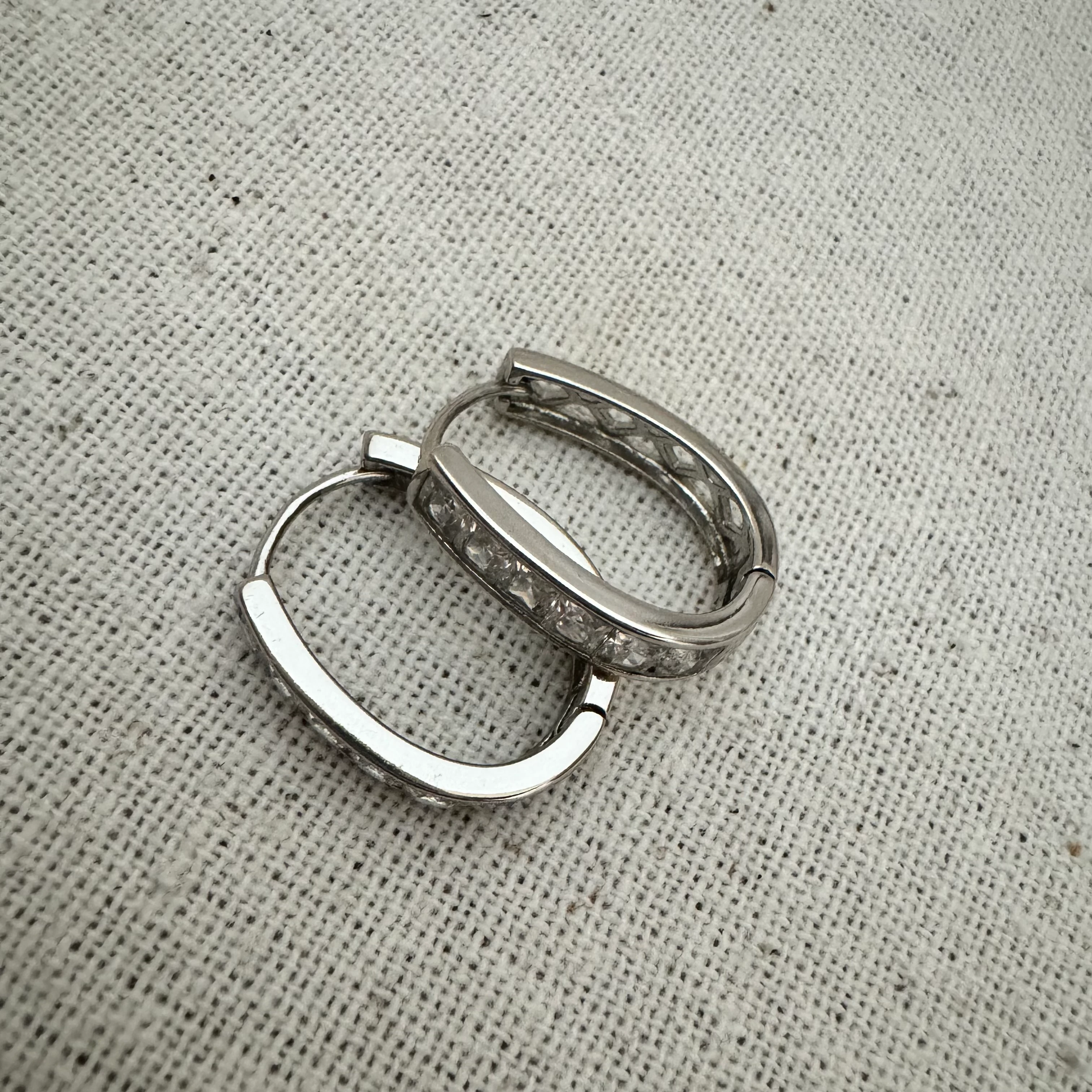 VIP Seri Oval Halka Küpe