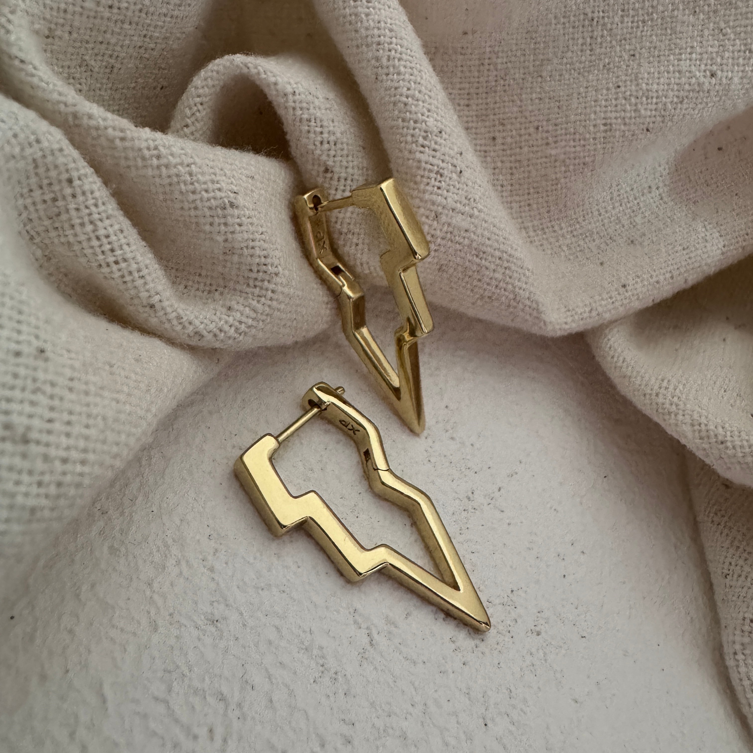 VIP Seri Şimşek Küpe