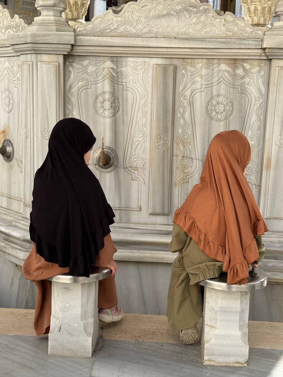 Fiyonklu Etekli Takım