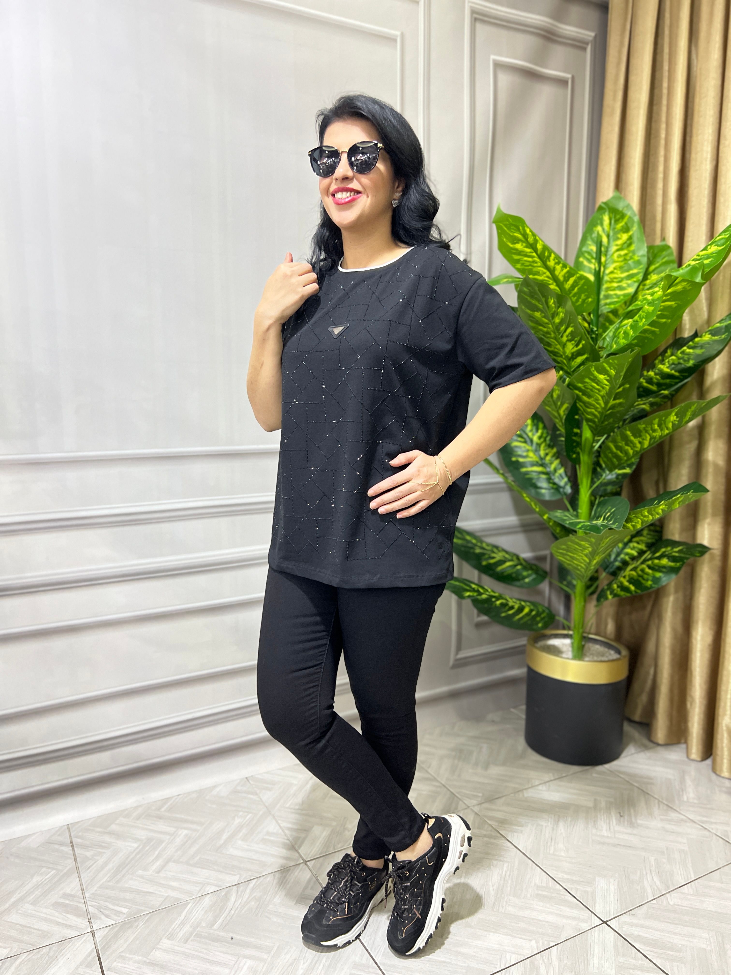 MODAL KUMAŞ LUX KALİTE ASİMETRİK SERPME TAŞ BASKLI TASARIM BLUZ TSHIRT