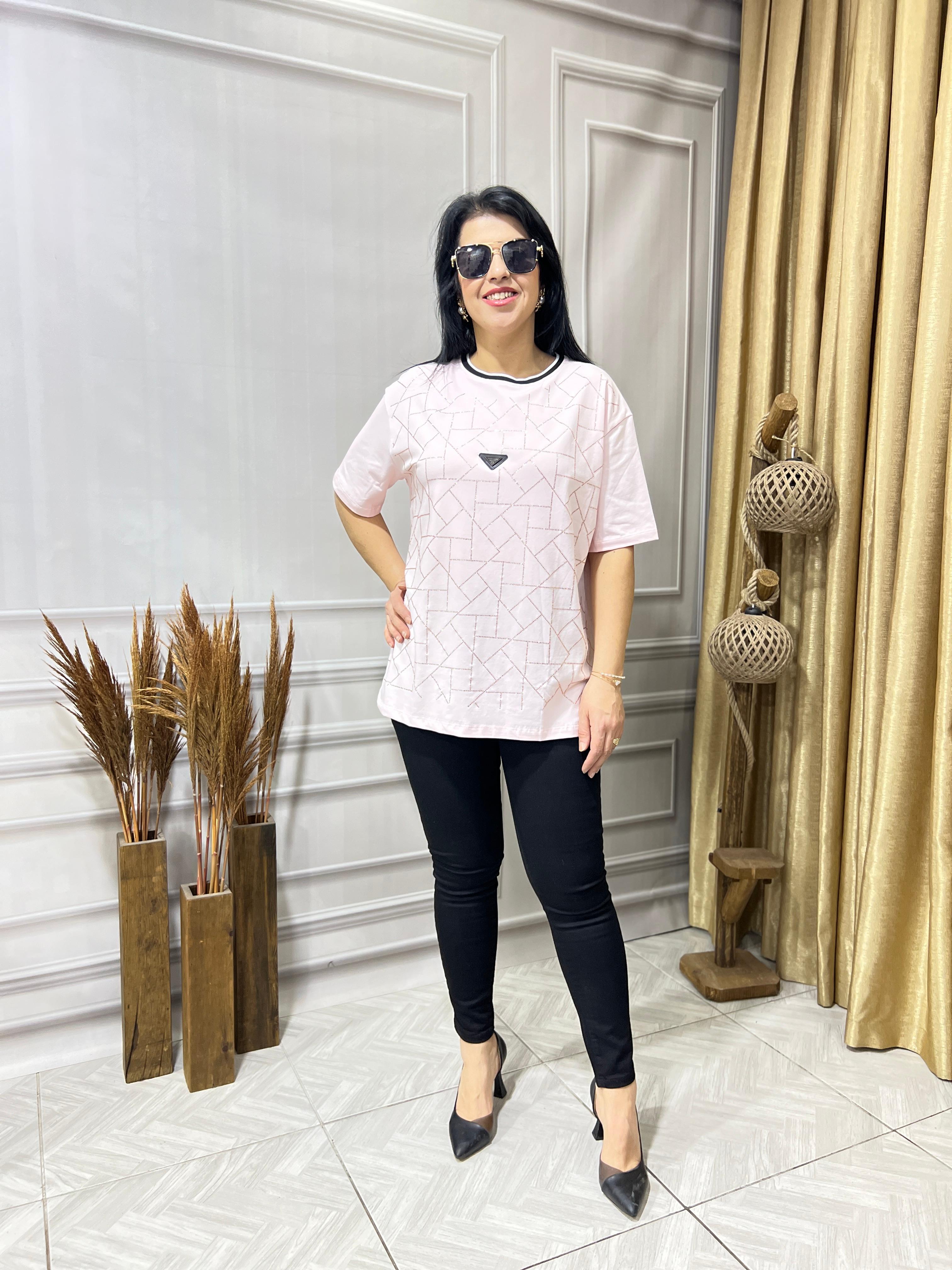 MODAL KUMAŞ LUX KALİTE ASİMETRİK SERPME TAŞ BASKLI TASARIM BLUZ TSHIRT - PUDRA PEMBE
