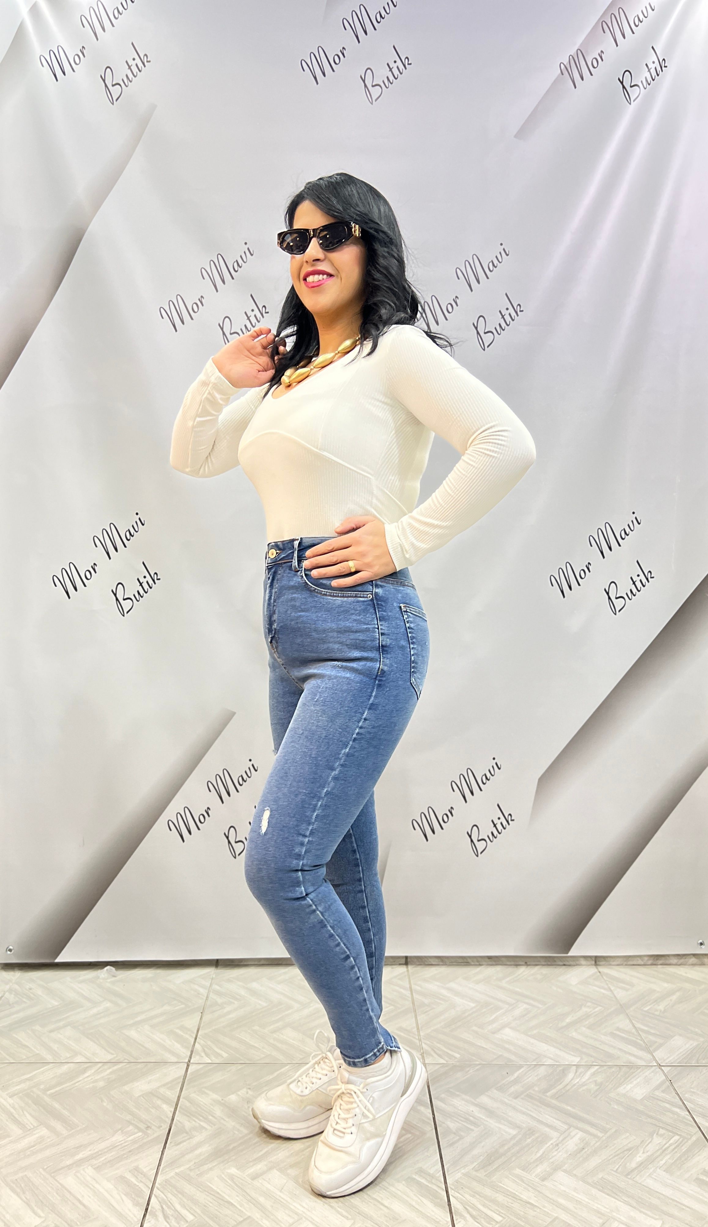 ORTA MAVİ RENK LUX KALİTE YIRTIK MODEL DAR PAÇA JEAN