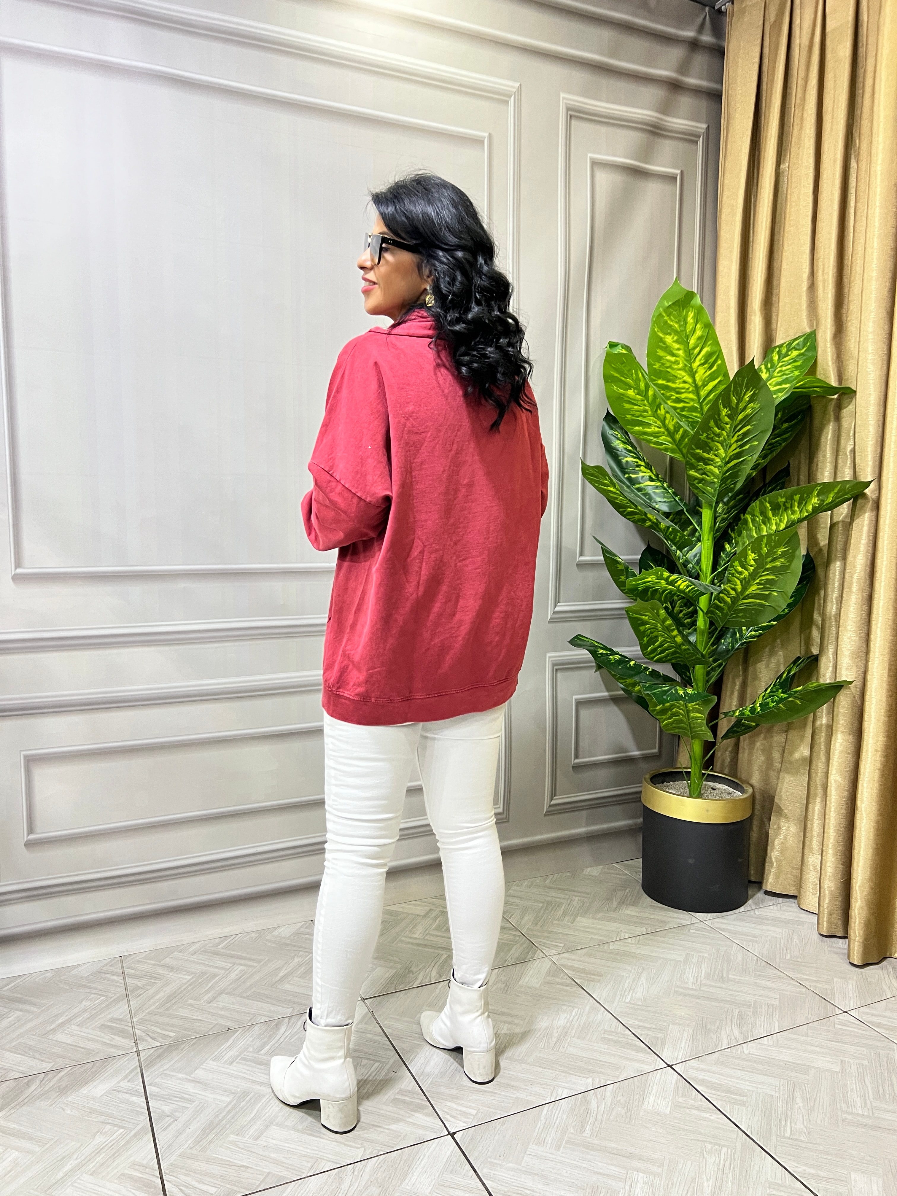 COMFY GLAM SWEATSHIRT