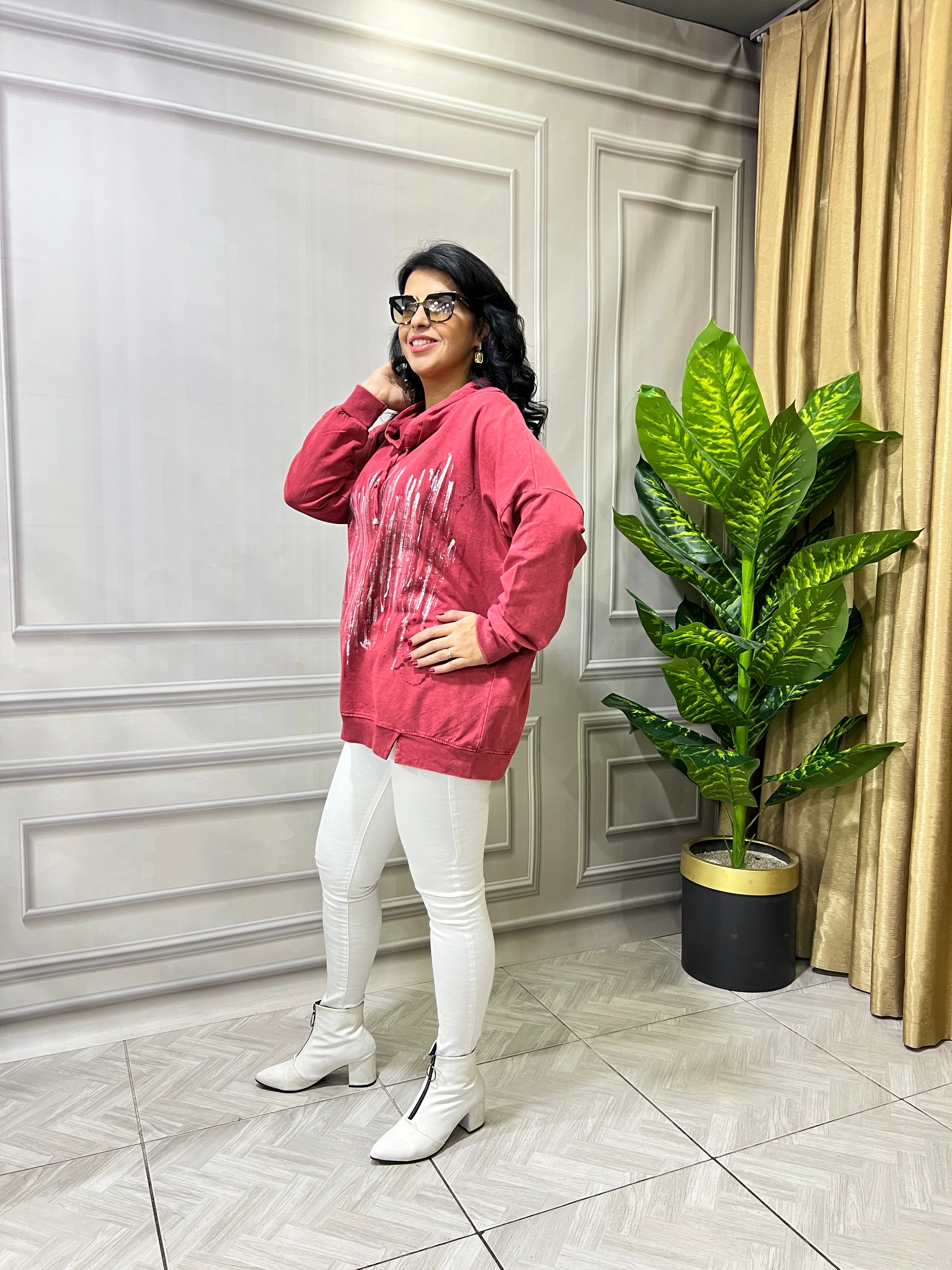 COMFY GLAM SWEATSHIRT
