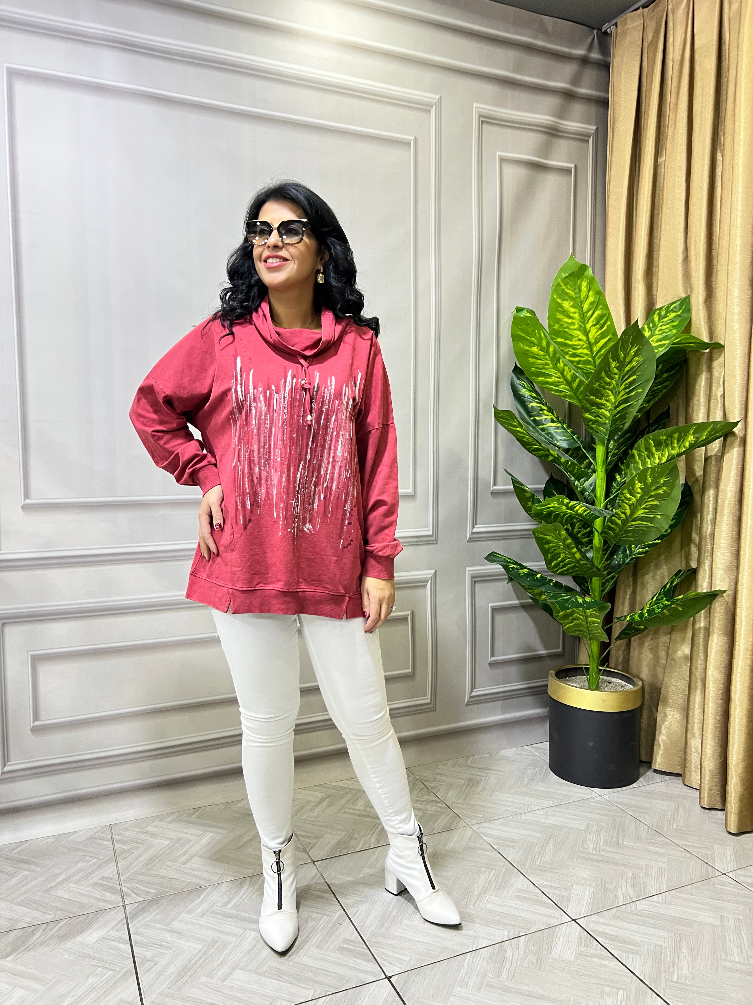 COMFY GLAM SWEATSHIRT