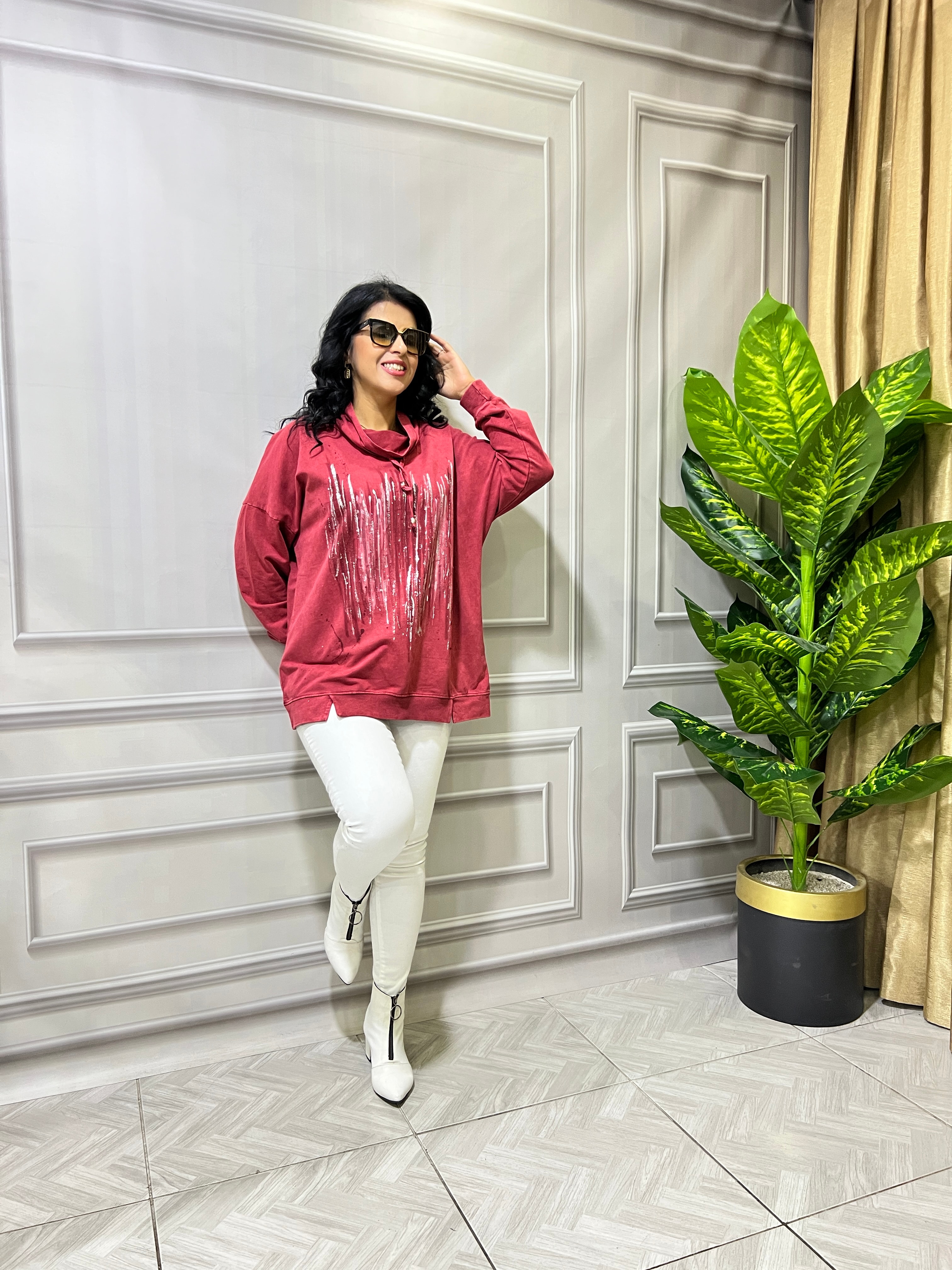 COMFY GLAM SWEATSHIRT