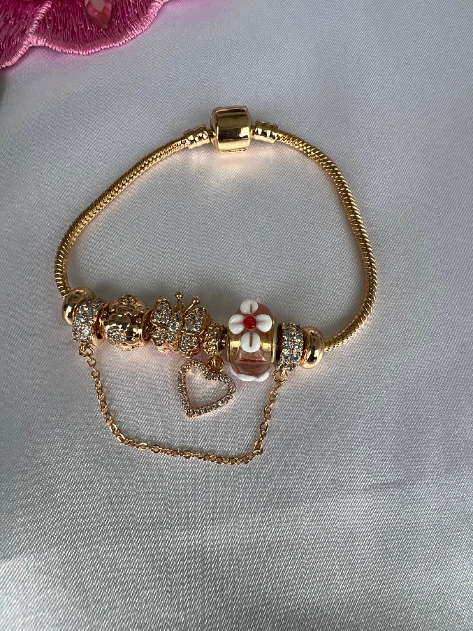 Kelebekli Kalpli Charm Bilekliklik