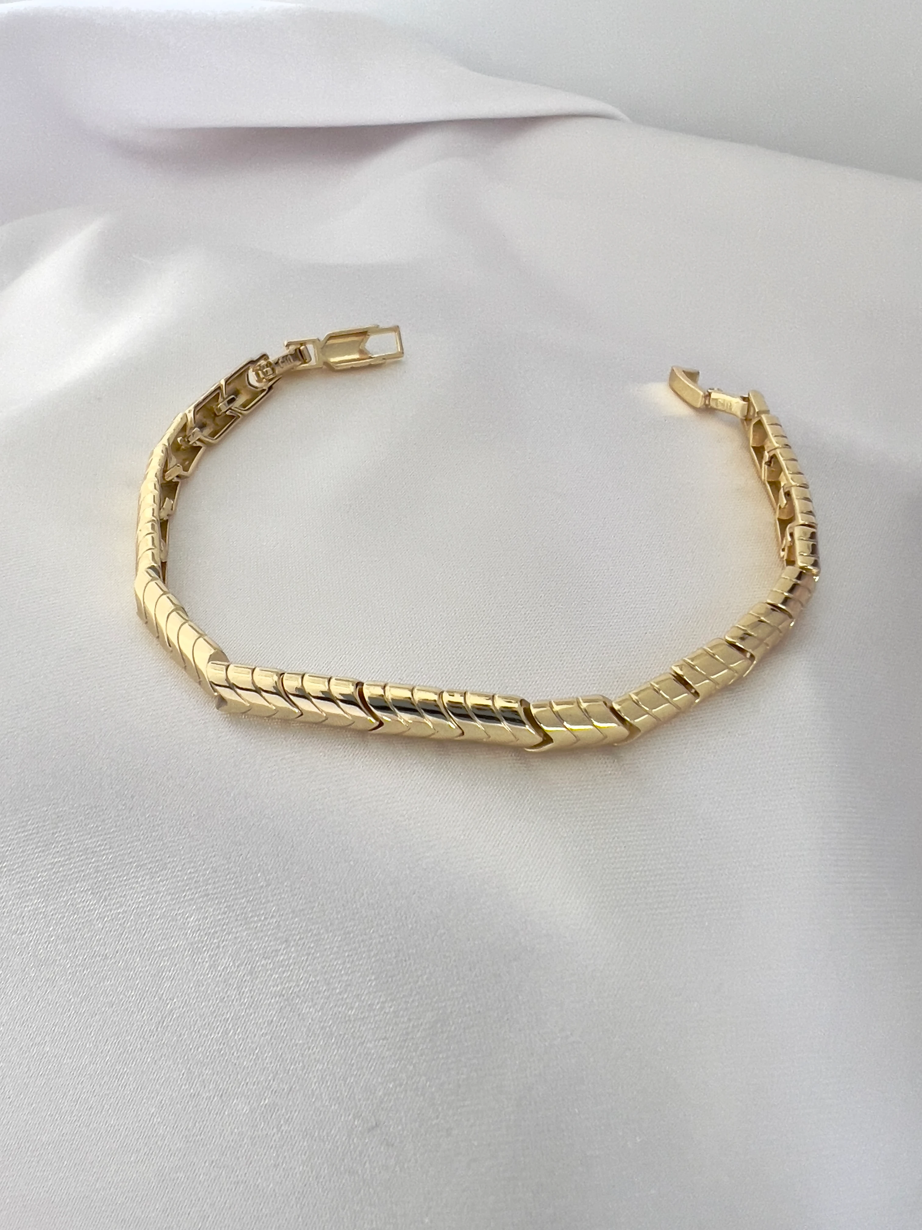 VIP V Çizgili Bileklik