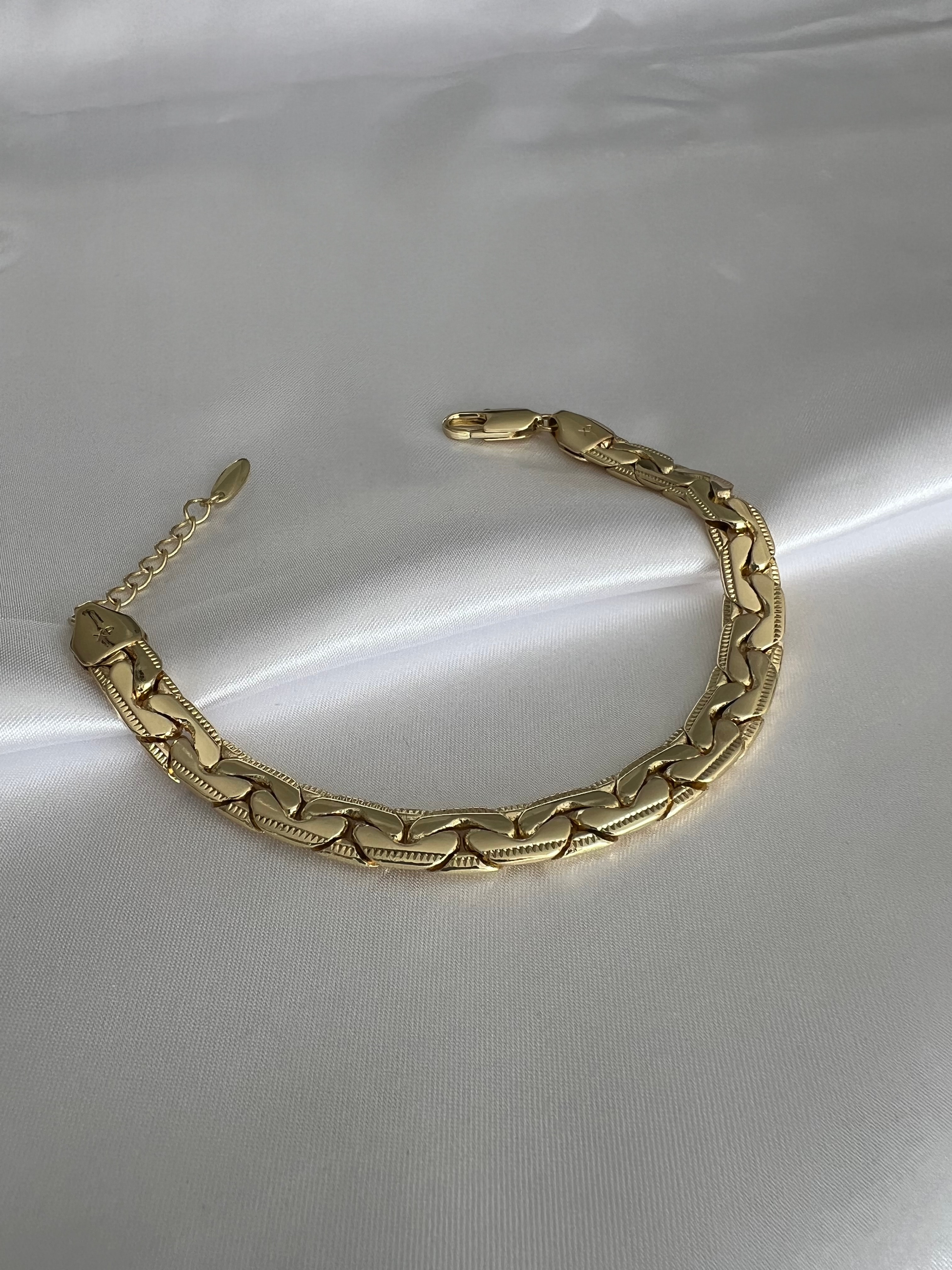 XUPING 14K Renk Ezme Model Geniş Geçmeli Bileklik 