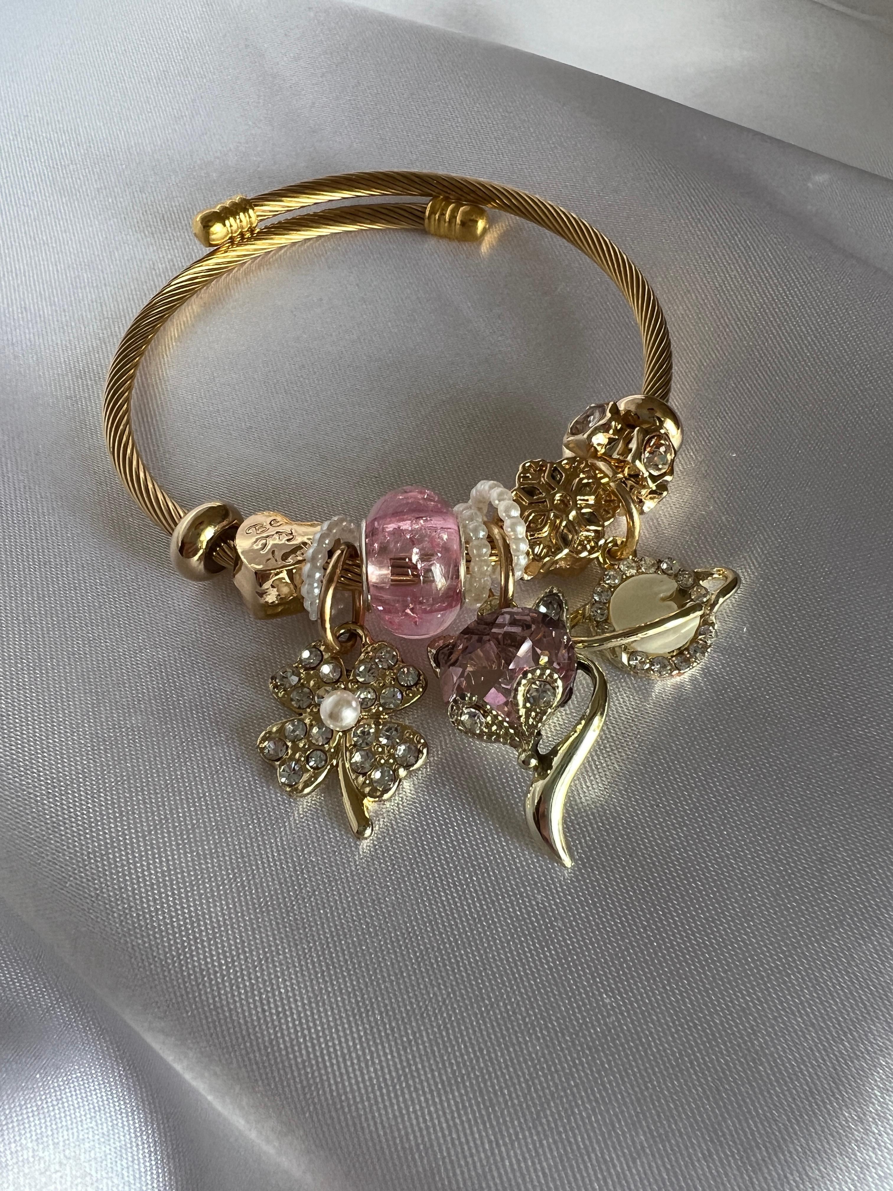 Çelik Yoncalı Charm Bileklik