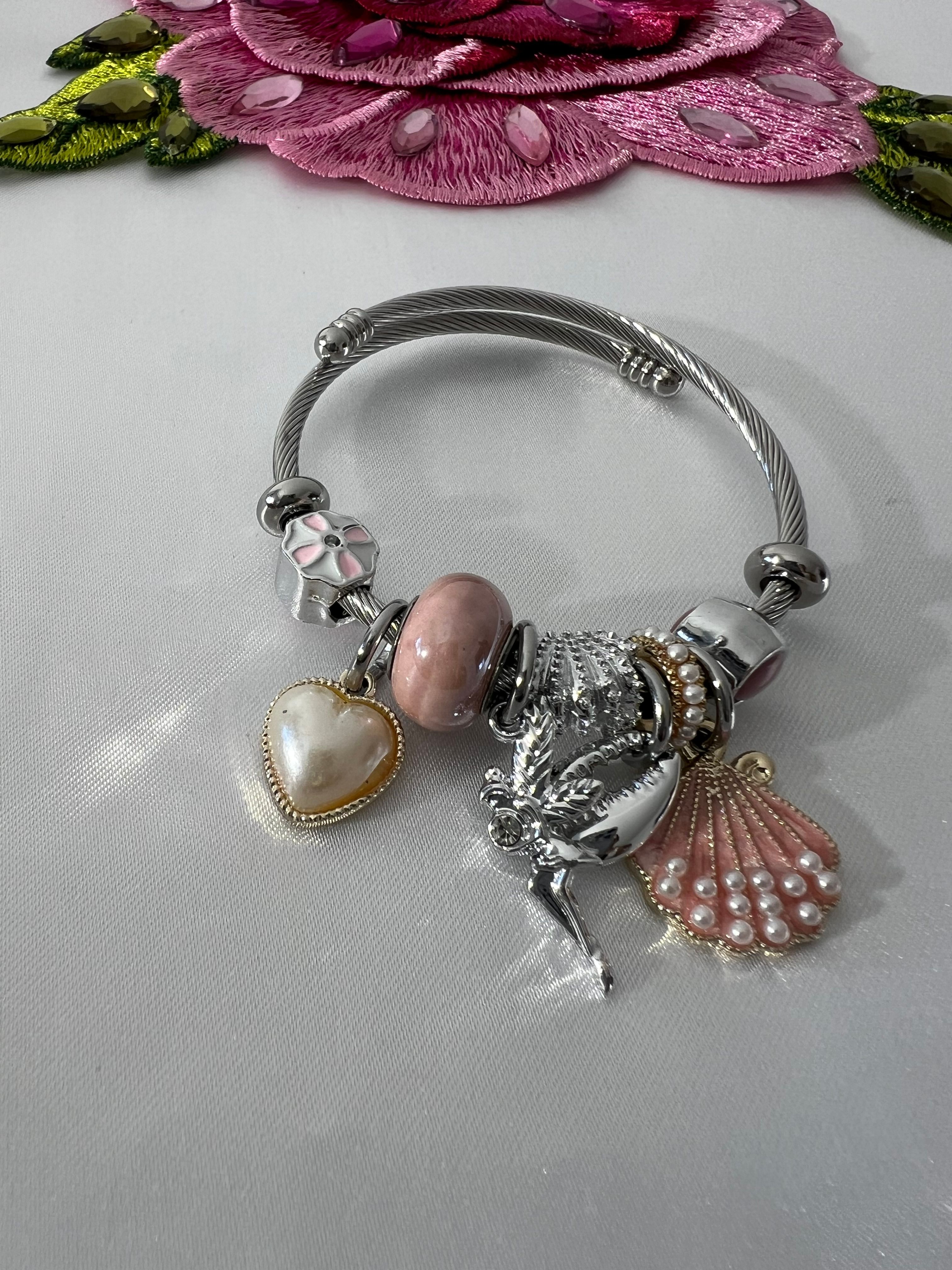 Kalpli Pembe Charm Bileklik