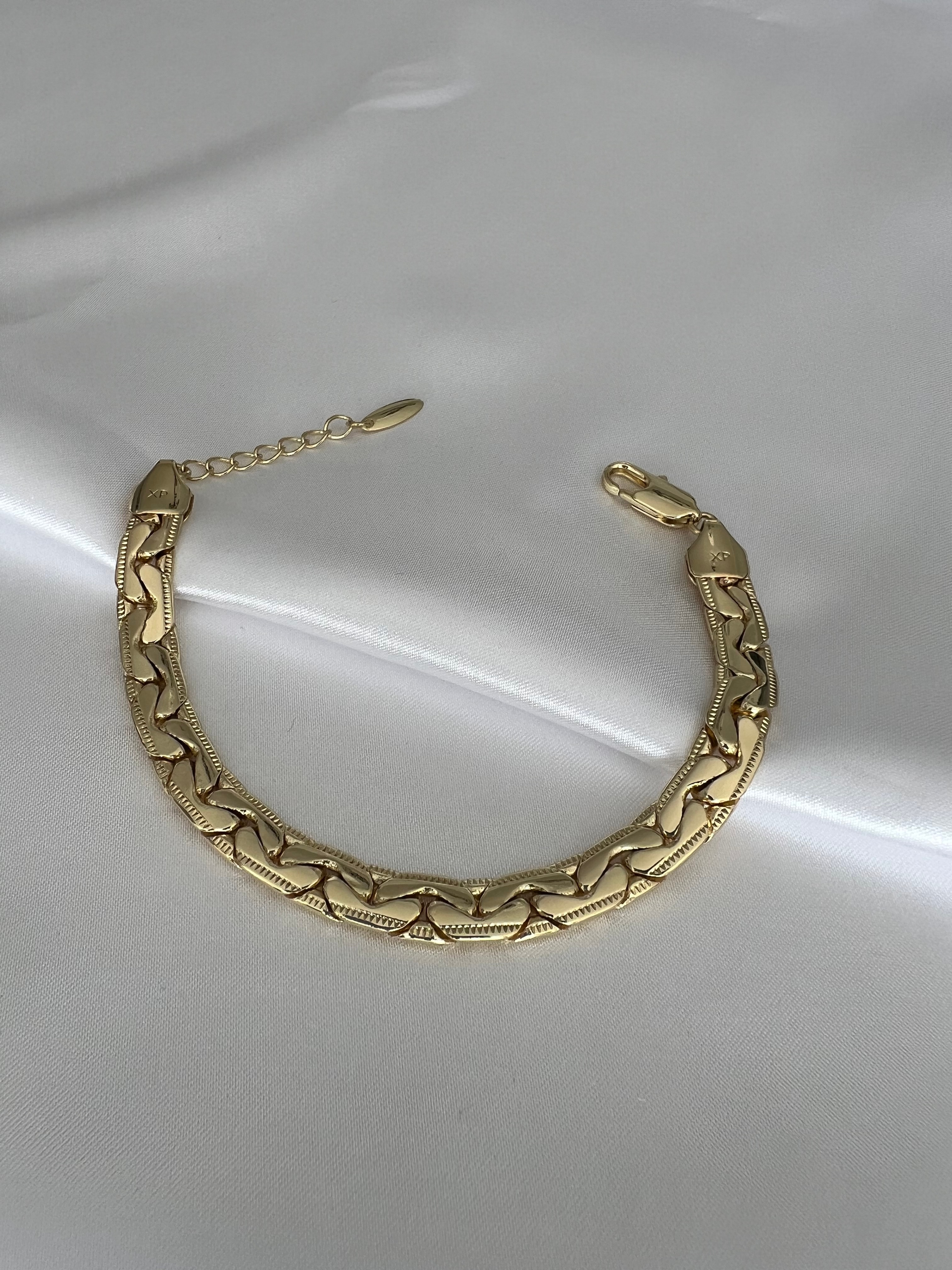 XUPING 14K Renk Ezme Model Geniş Geçmeli Bileklik 