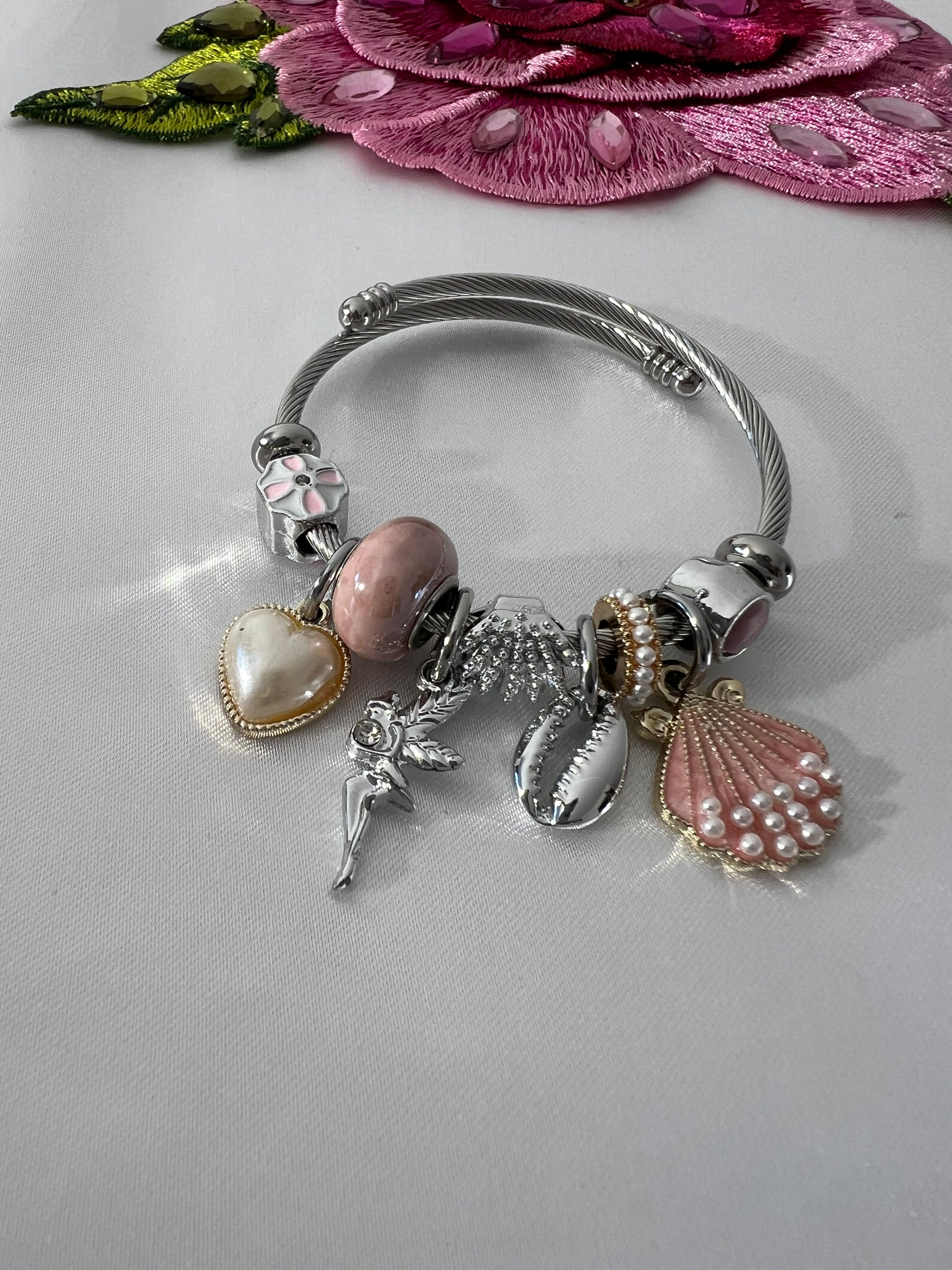 Kalpli Pembe Charm Bileklik