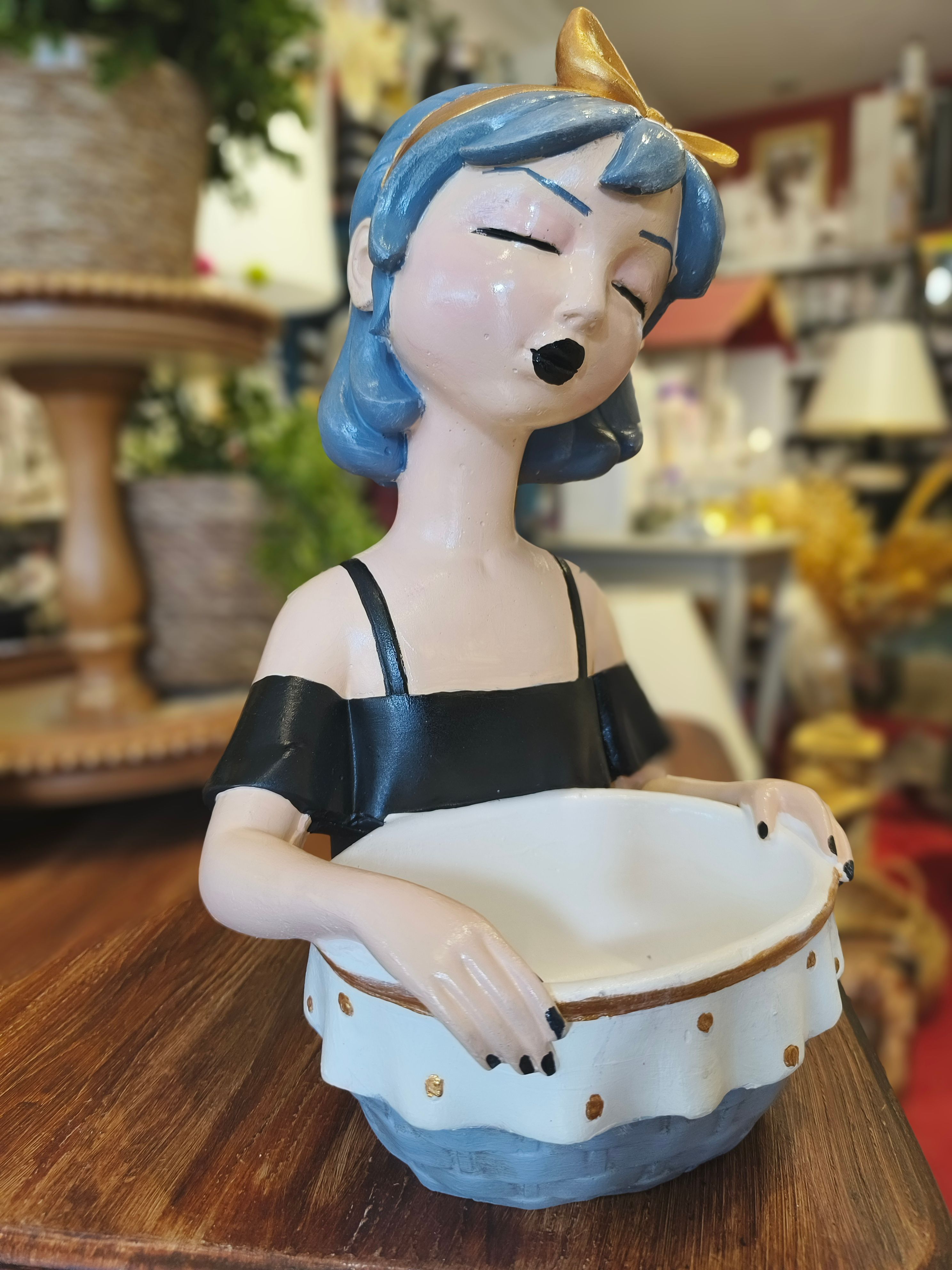 Sepet Tutan Kız