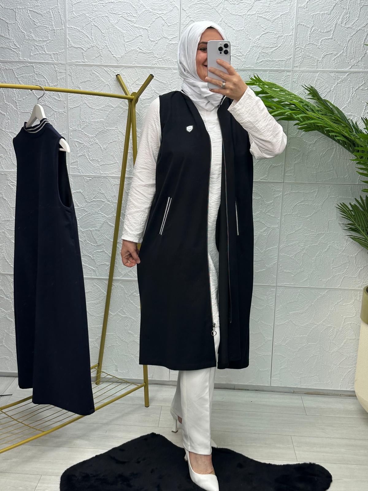 Tülay Yelek