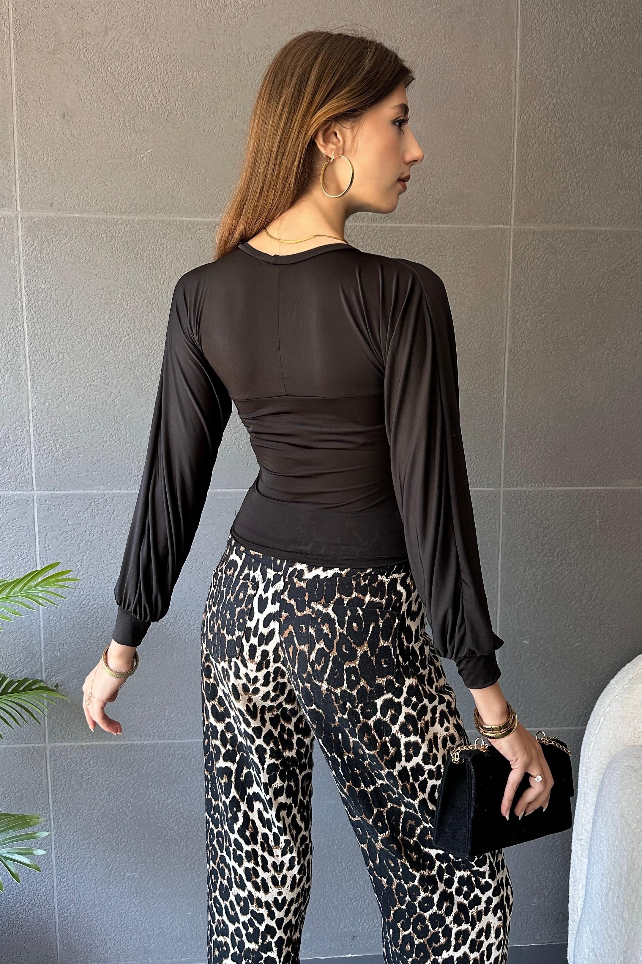 Bisiklet Yaka Drape Detaylı Bluz
