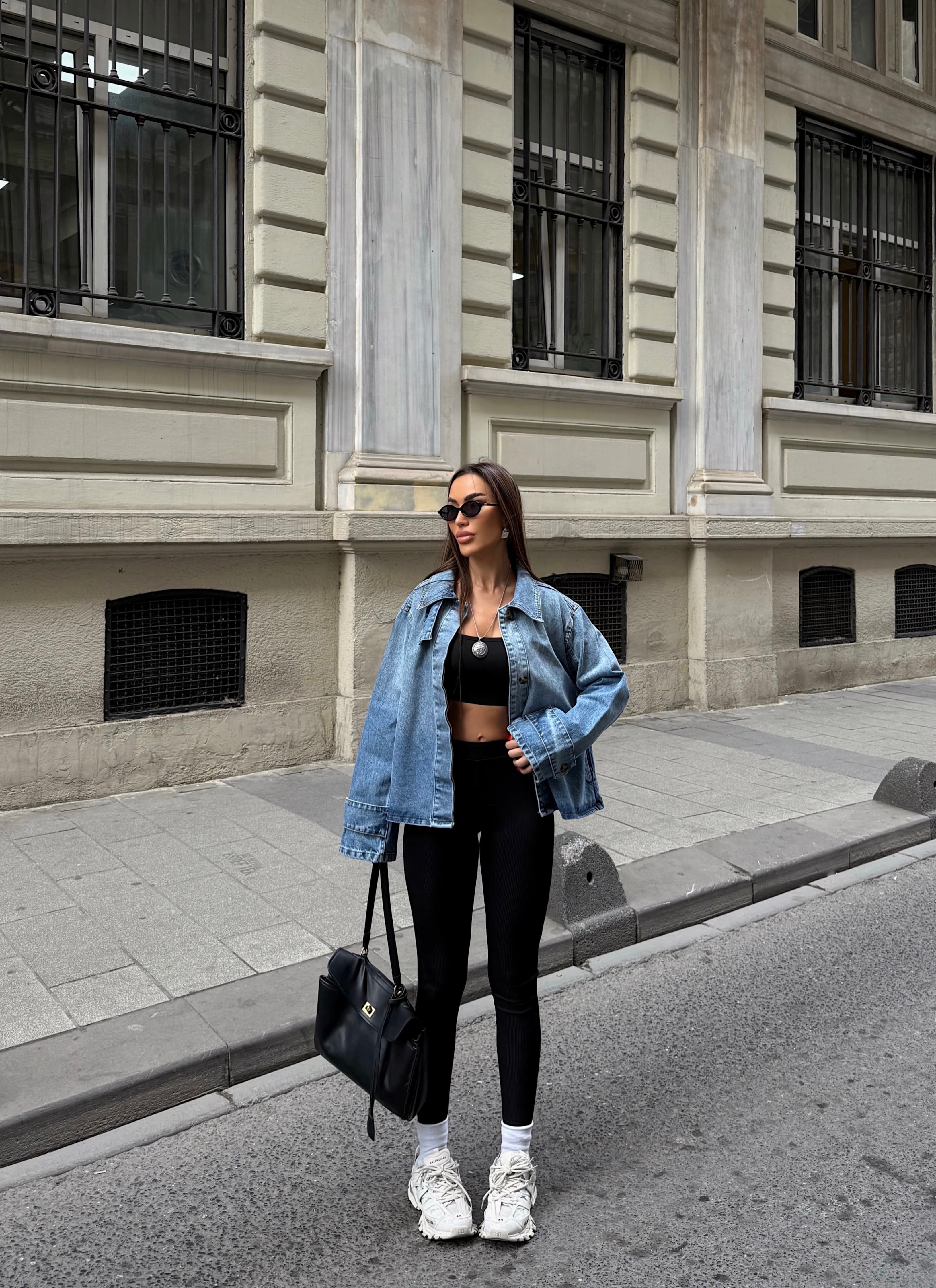 Yaka Detaylı Rahat Kesim Denim Ceket 