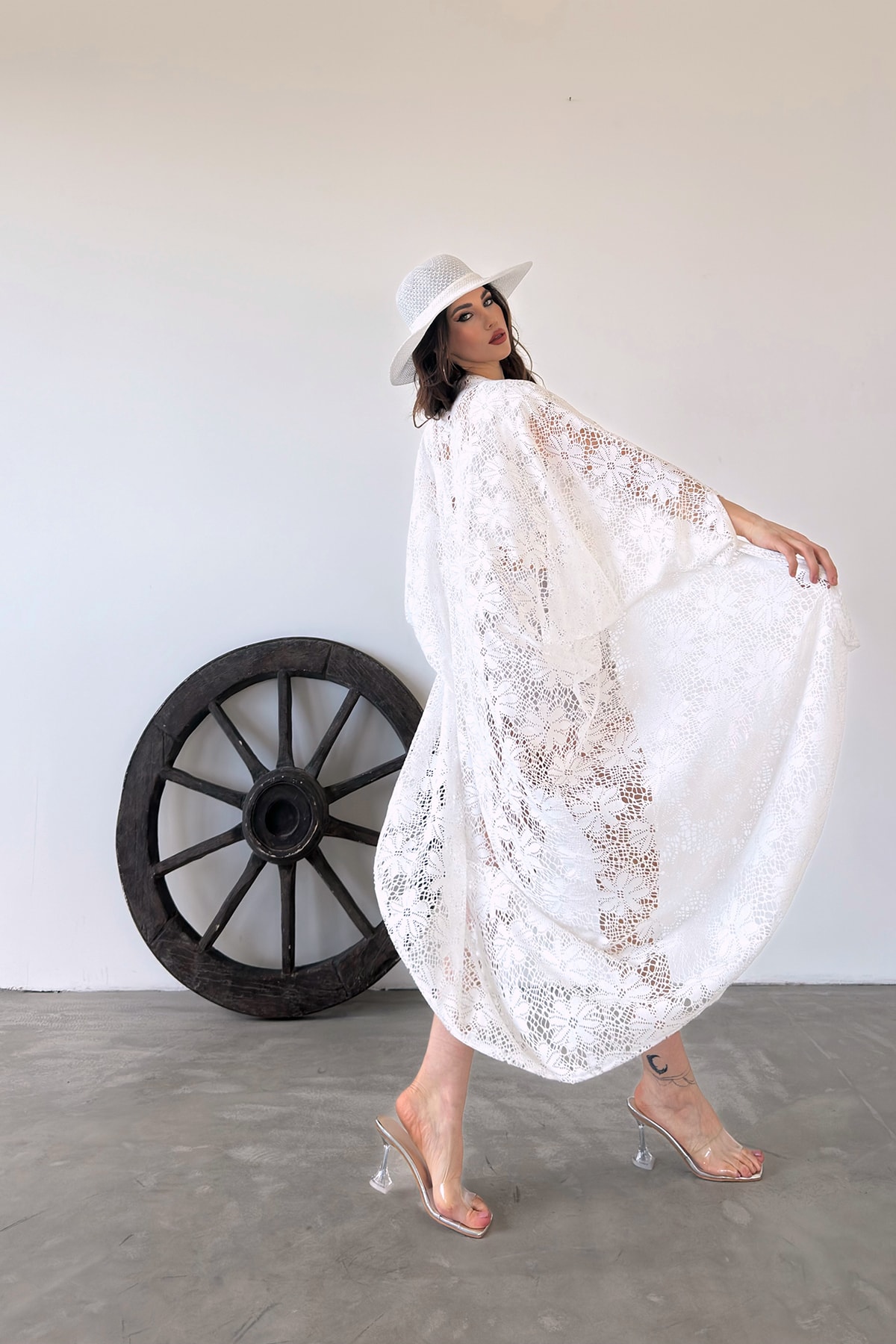 Çicek Desenli Uzun Güpür Kimono - Görsel 5