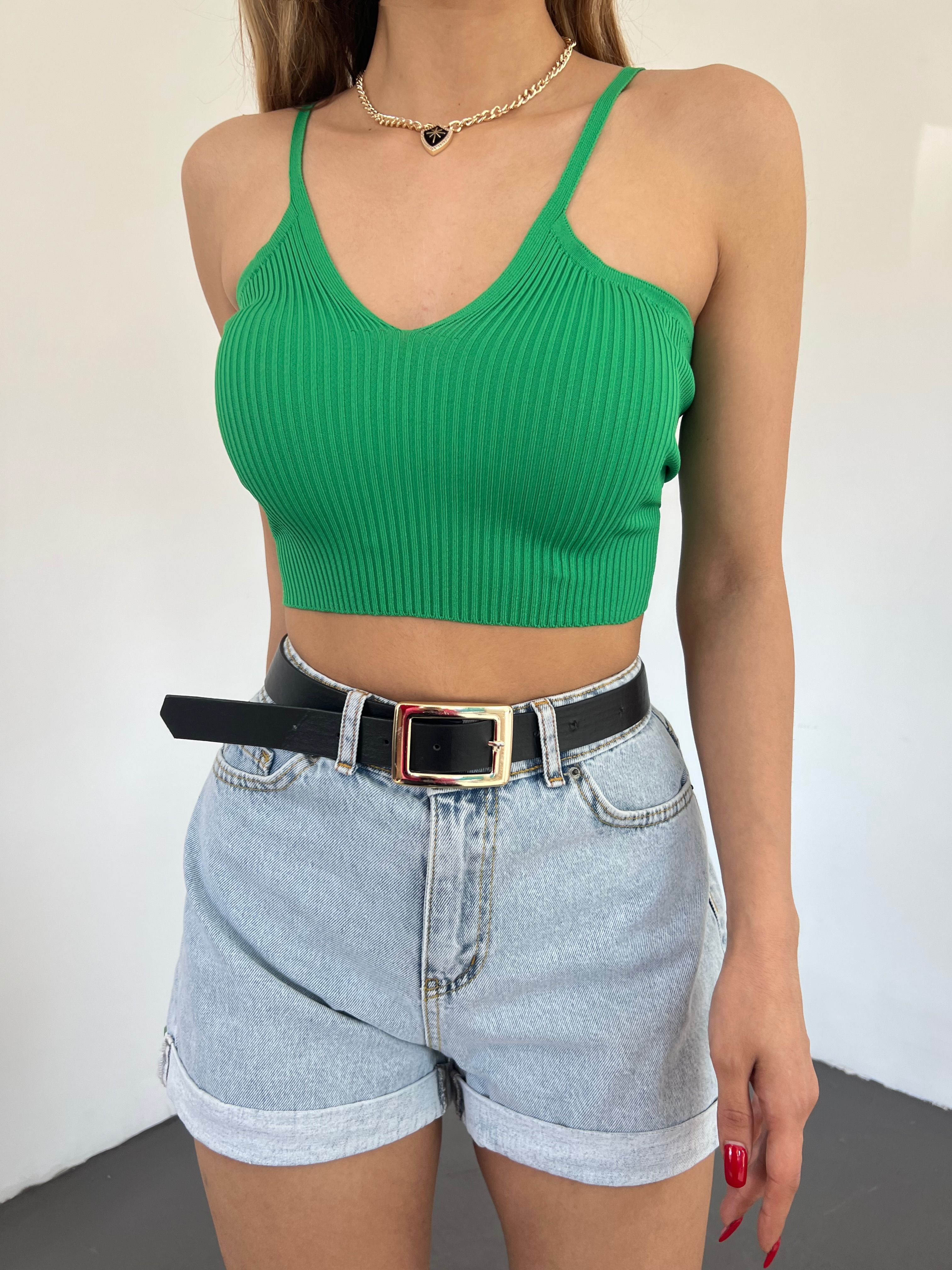 Askılı V Yaka Triko Crop Bluz