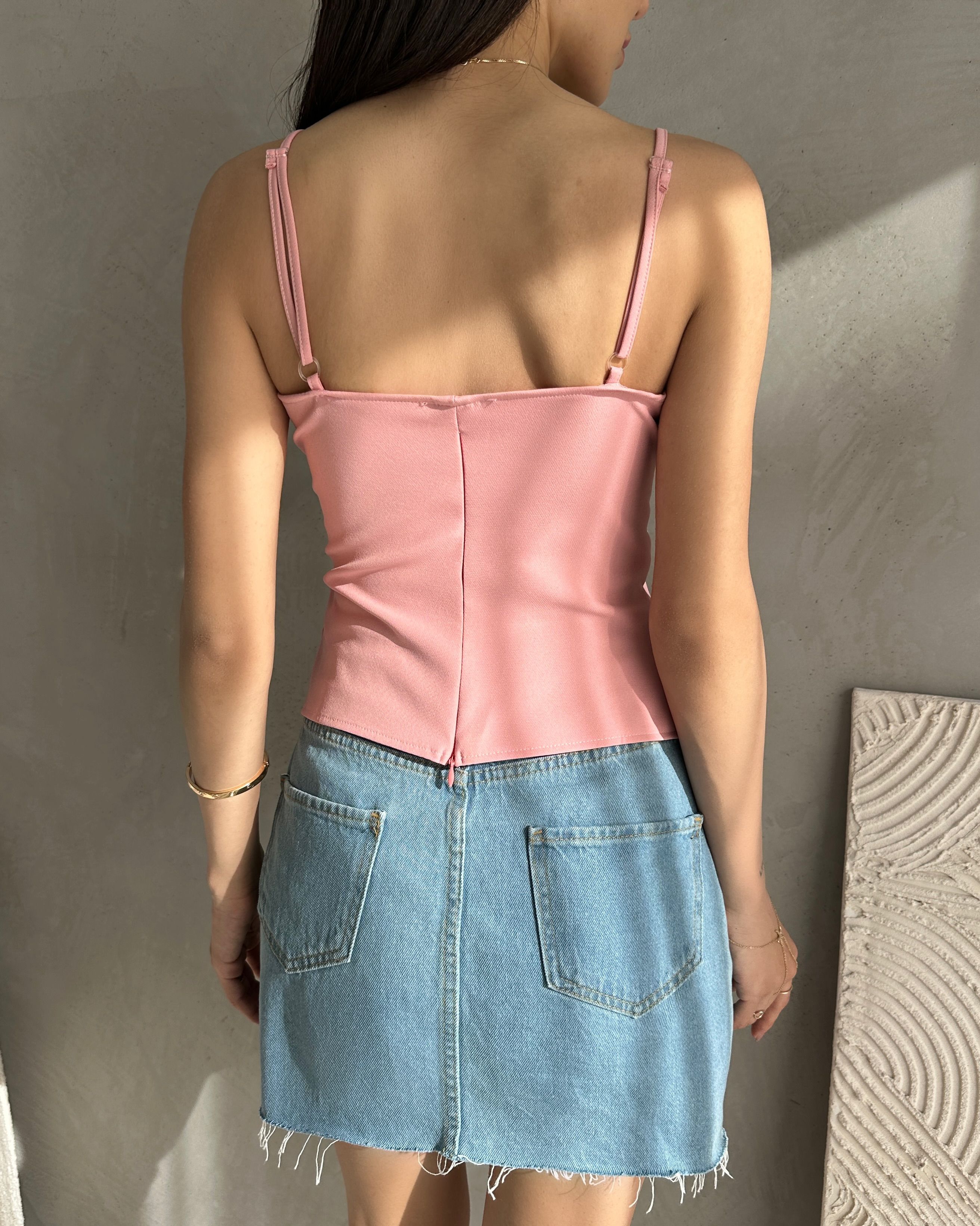 İp Askılı Fiyonk Detaylı Crep Bluz