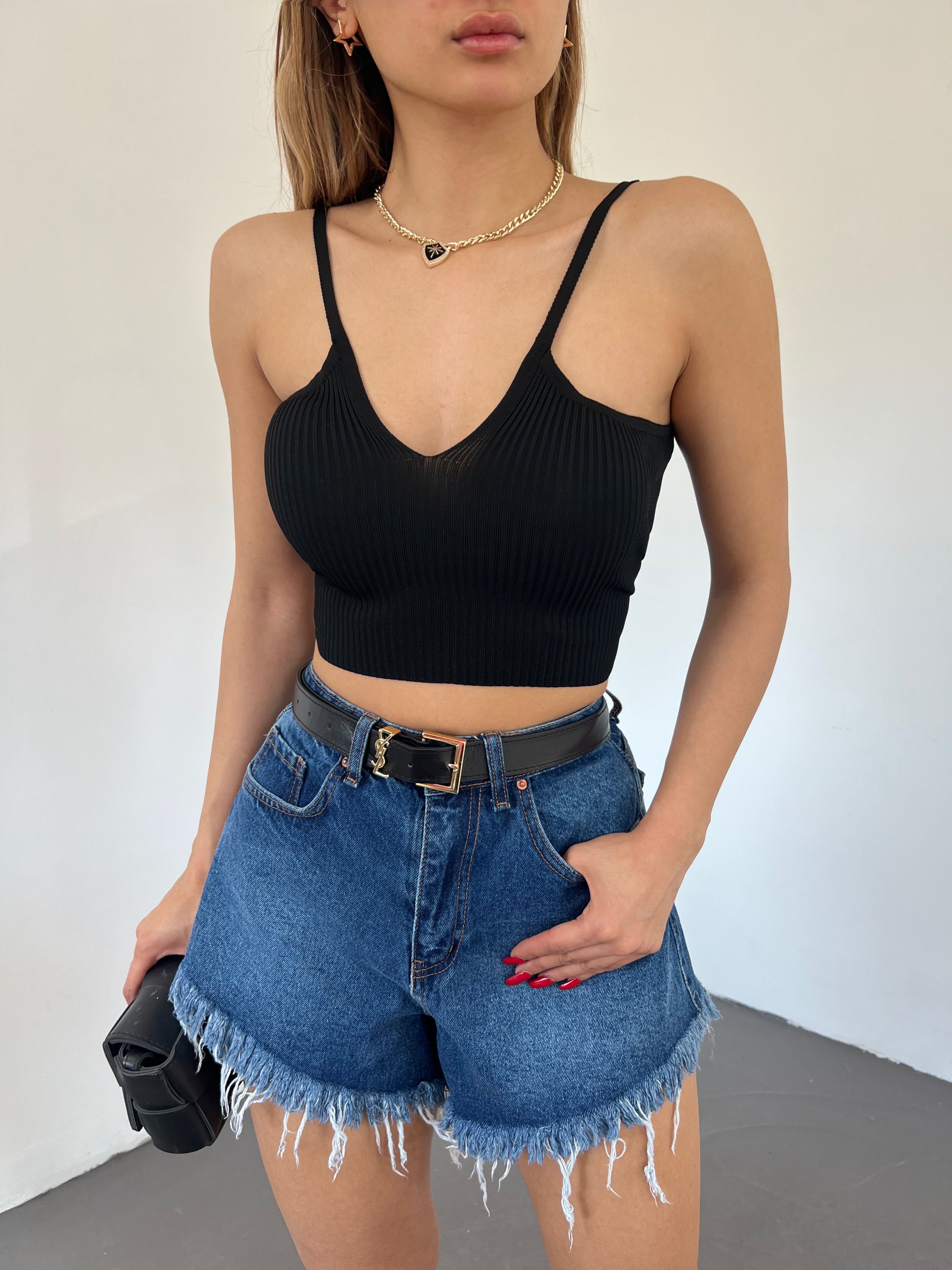 Askılı V Yaka Triko Crop Bluz
